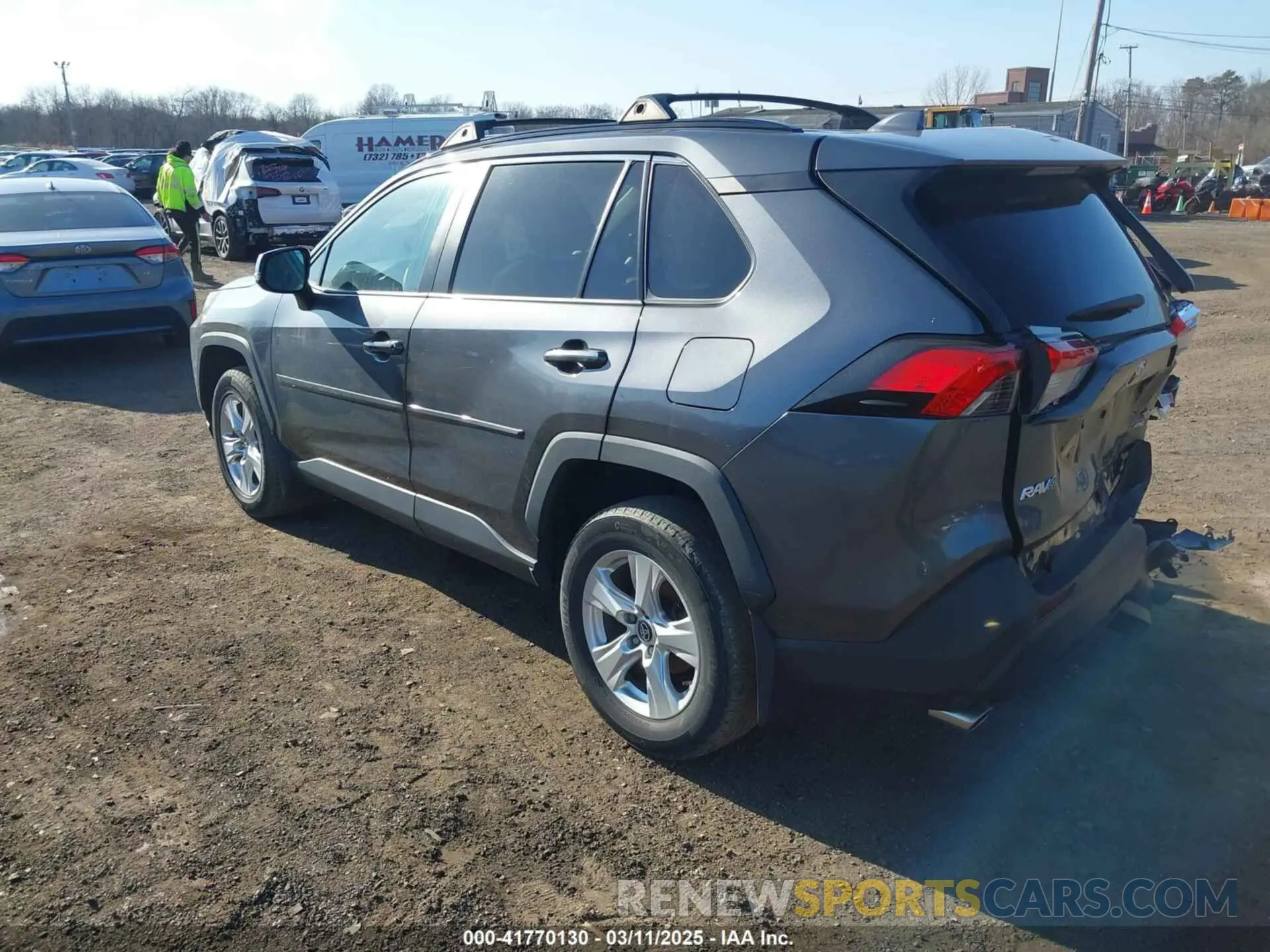 3 Фотография поврежденного автомобиля 2T3P1RFV1LC073754 TOYOTA RAV4 2020