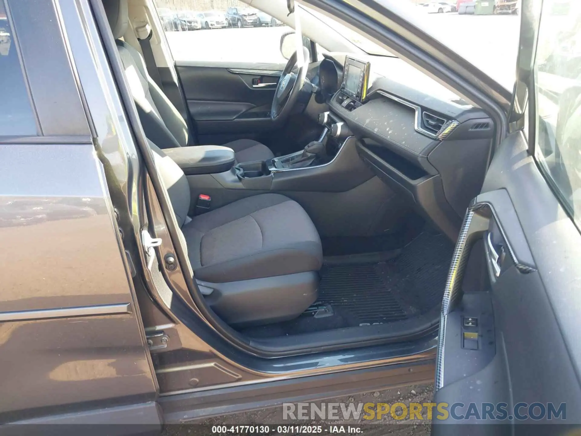 5 Фотография поврежденного автомобиля 2T3P1RFV1LC073754 TOYOTA RAV4 2020