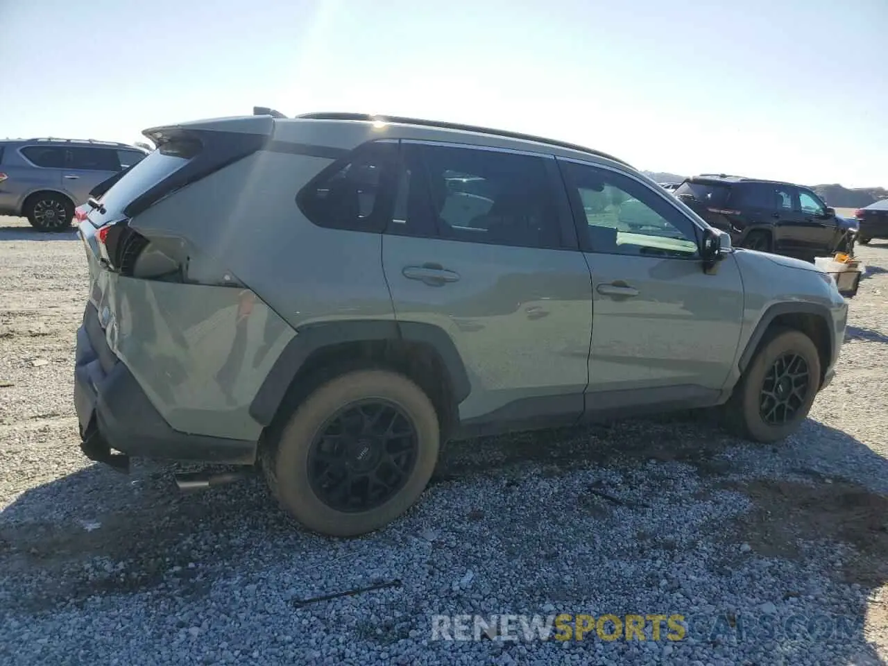 3 Photograph of a damaged car 2T3P1RFV1LC075942 TOYOTA RAV4 2020