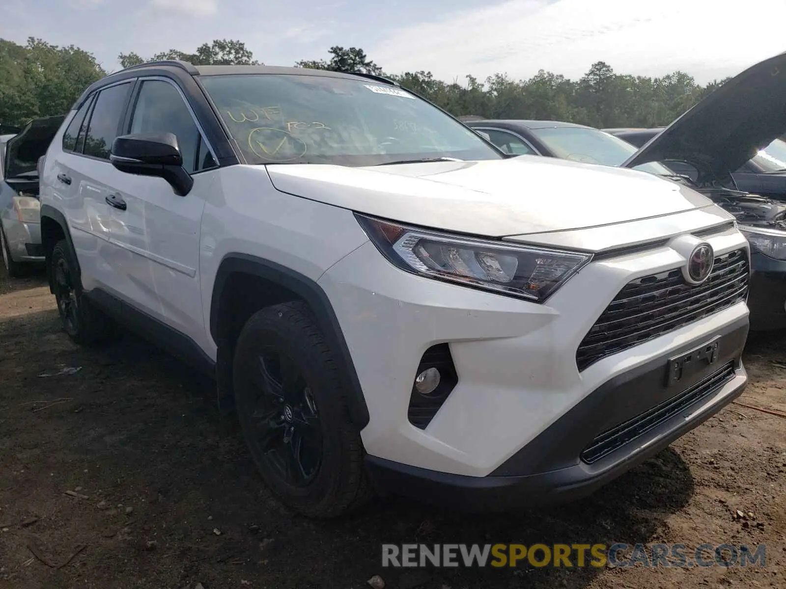 1 Photograph of a damaged car 2T3P1RFV1LW106900 TOYOTA RAV4 2020