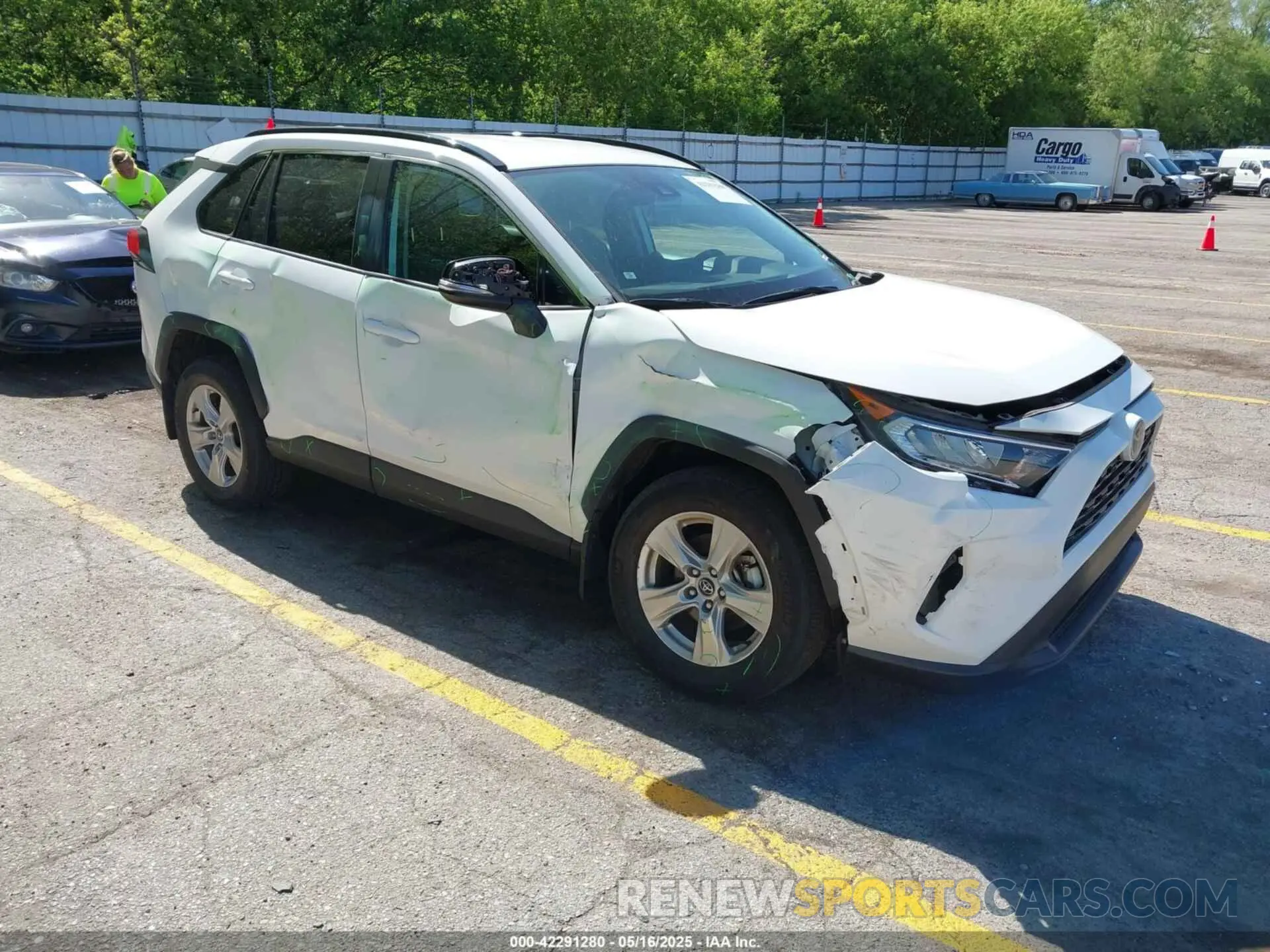 1 Photograph of a damaged car 2T3P1RFV2LC071673 TOYOTA RAV4 2020