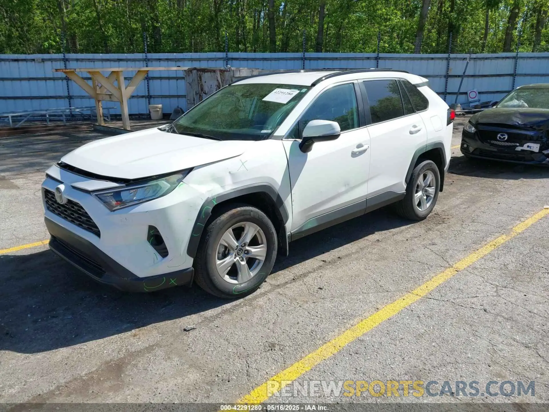2 Photograph of a damaged car 2T3P1RFV2LC071673 TOYOTA RAV4 2020