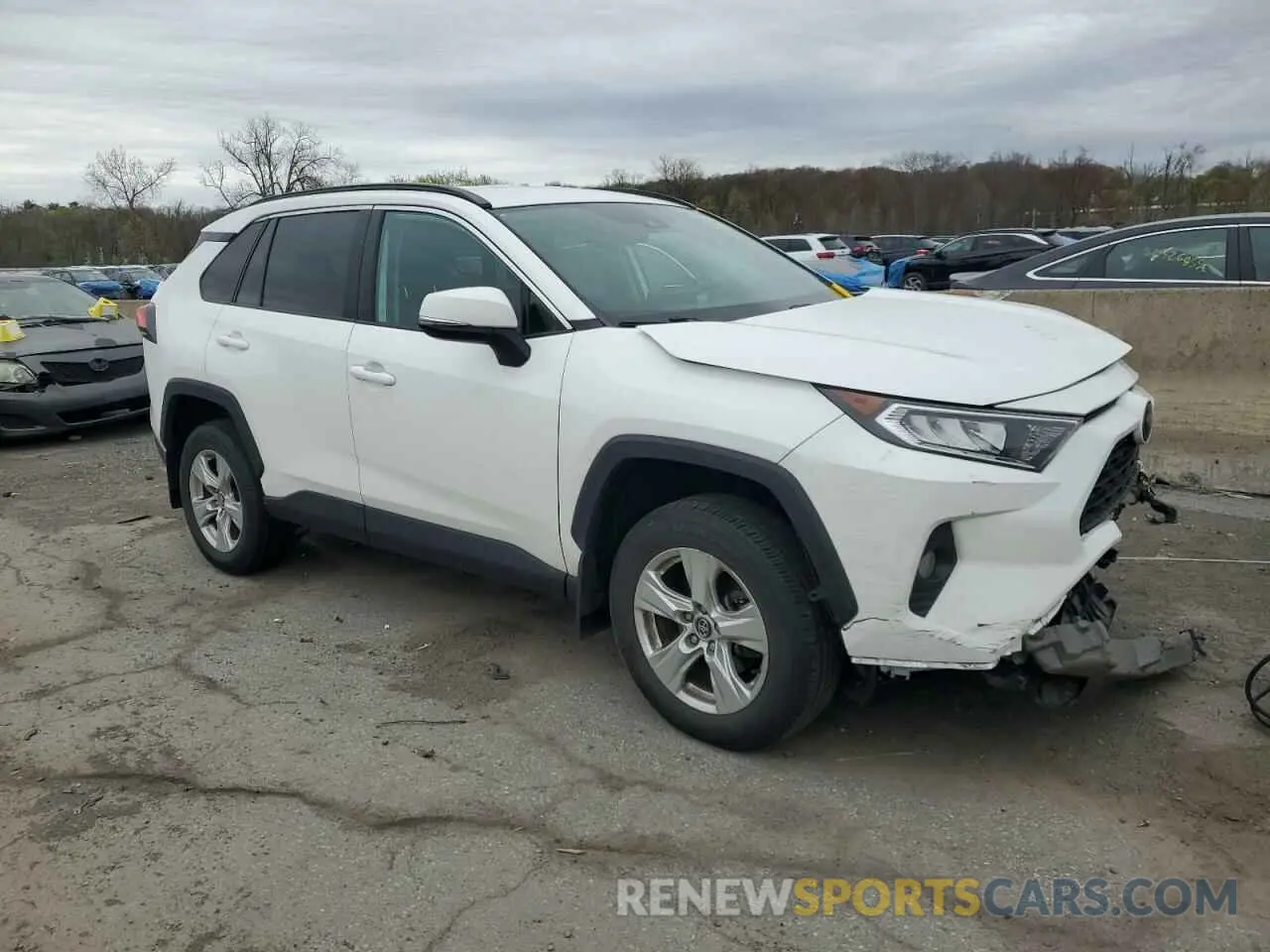 4 Photograph of a damaged car 2T3P1RFV2LC121441 TOYOTA RAV4 2020