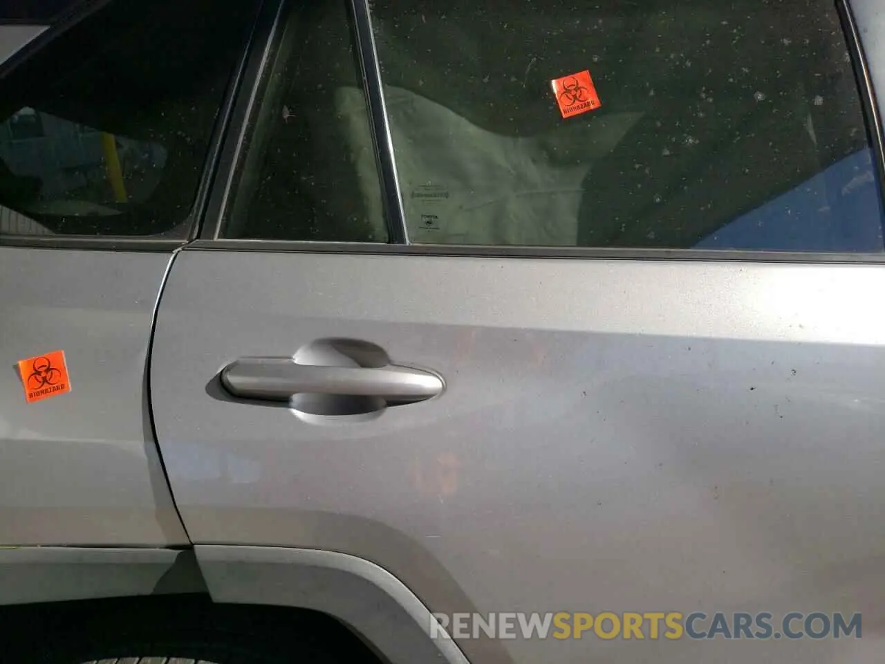 11 Photograph of a damaged car 2T3P1RFV2LC131063 TOYOTA RAV4 2020