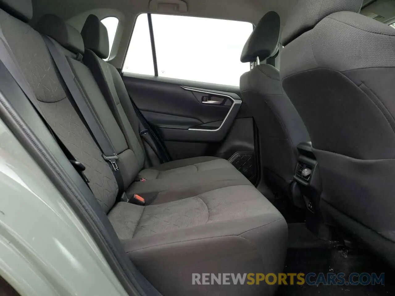 11 Фотография поврежденного автомобиля 2T3P1RFV2LW100815 TOYOTA RAV4 2020