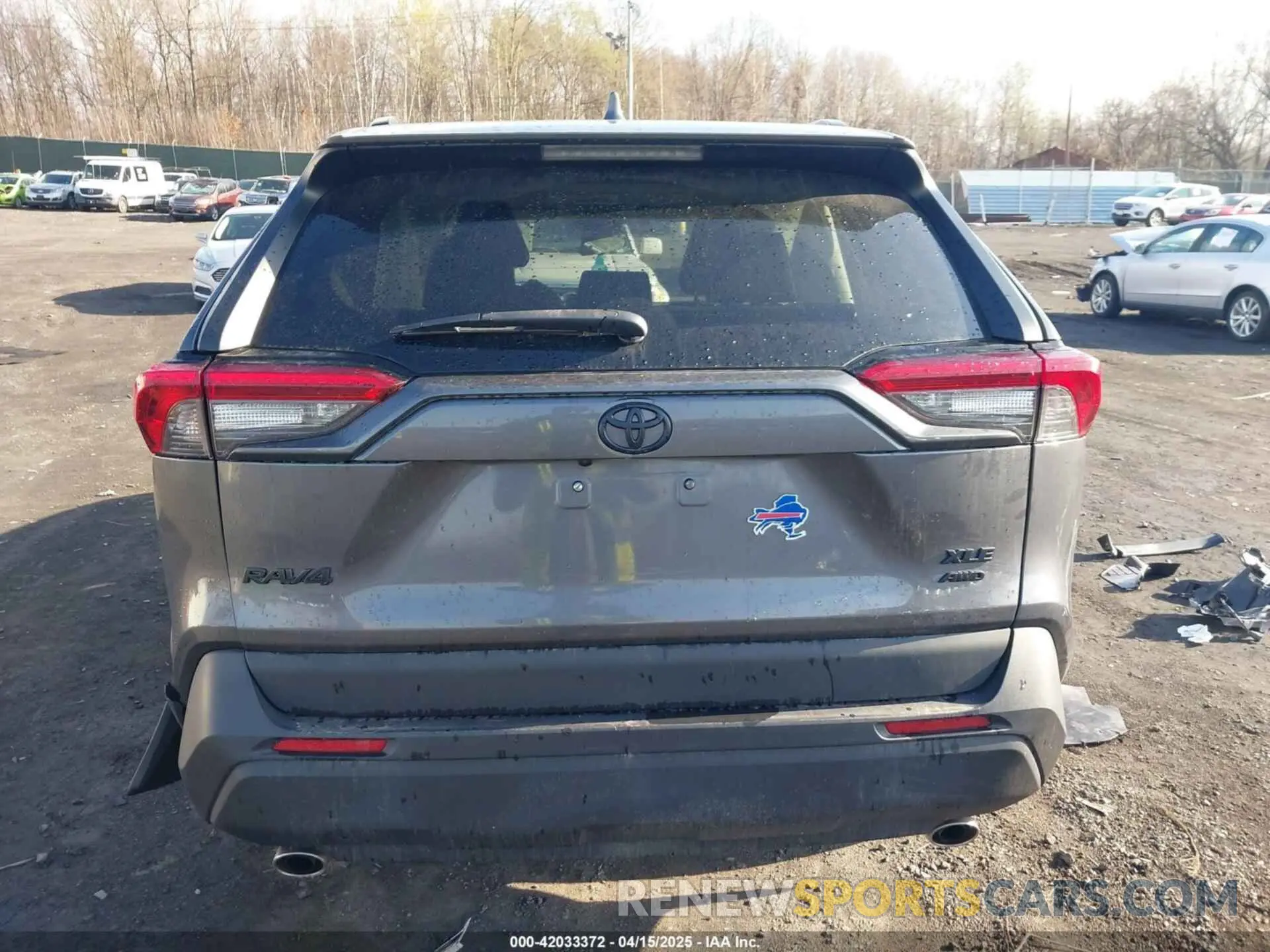 16 Photograph of a damaged car 2T3P1RFV2LW130185 TOYOTA RAV4 2020