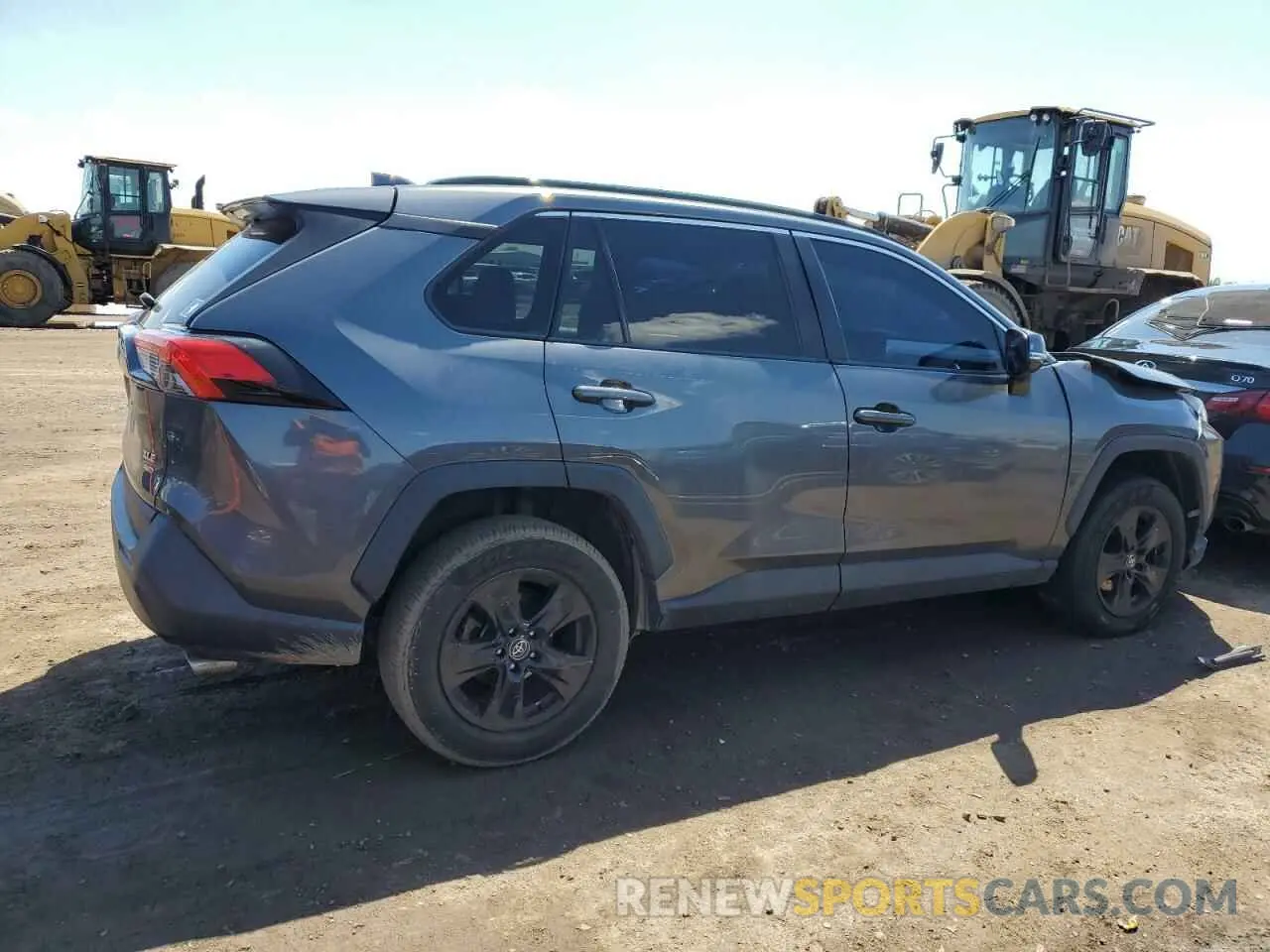 3 Photograph of a damaged car 2T3P1RFV3LC066675 TOYOTA RAV4 2020
