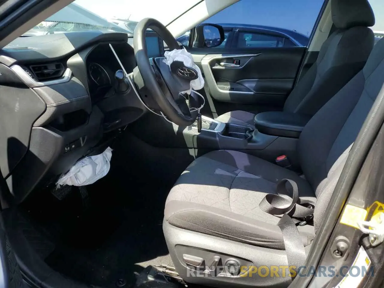 7 Photograph of a damaged car 2T3P1RFV3LC066675 TOYOTA RAV4 2020