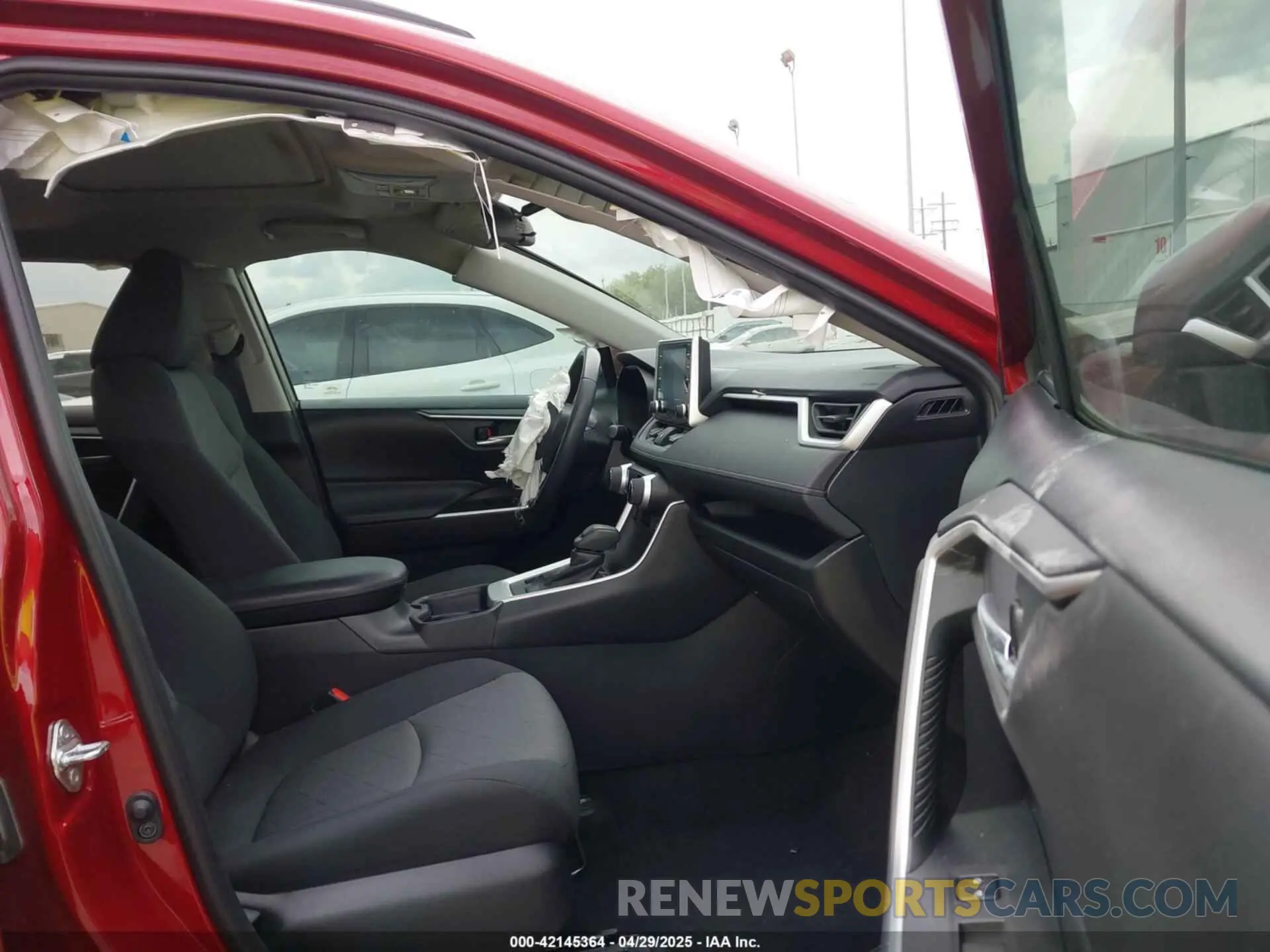 5 Photograph of a damaged car 2T3P1RFV3LC125708 TOYOTA RAV4 2020