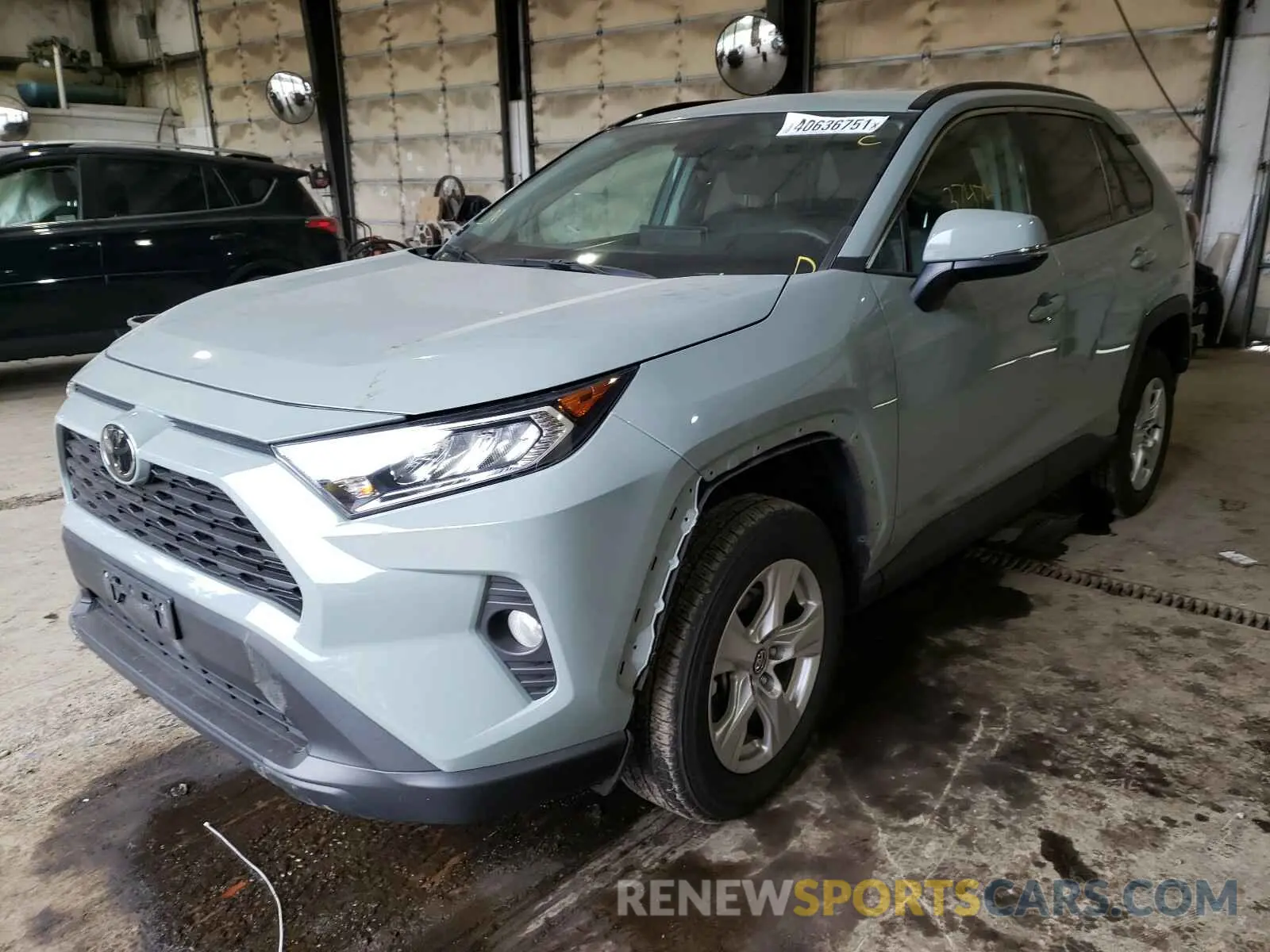 2 Photograph of a damaged car 2T3P1RFV3LW092711 TOYOTA RAV4 2020