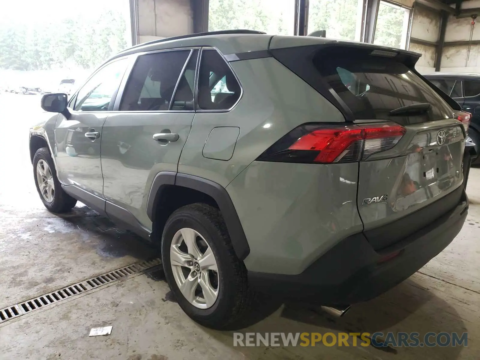 3 Photograph of a damaged car 2T3P1RFV3LW092711 TOYOTA RAV4 2020