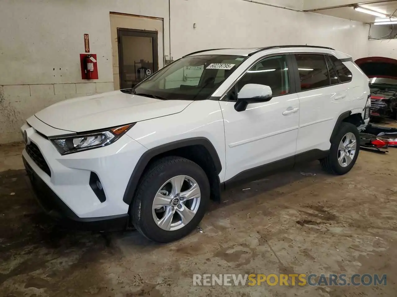 1 Photograph of a damaged car 2T3P1RFV3LW094443 TOYOTA RAV4 2020