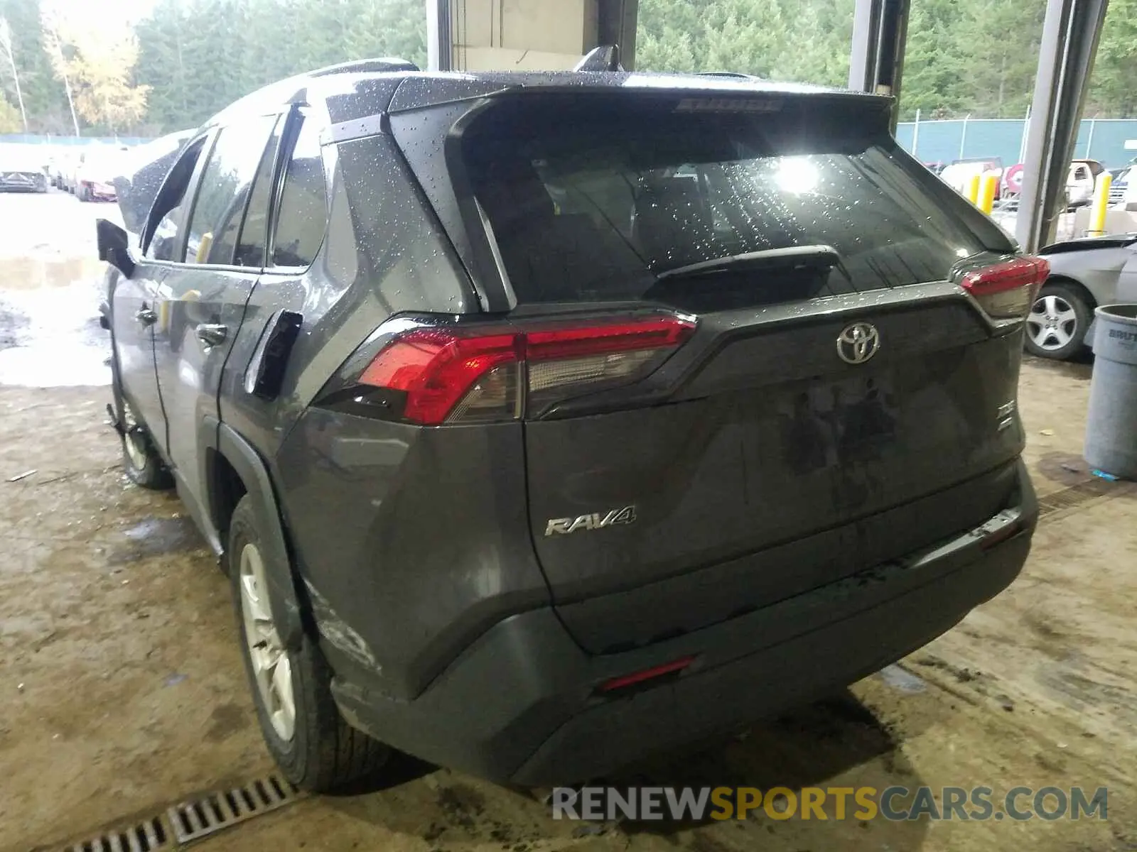 3 Photograph of a damaged car 2T3P1RFV3LW118983 TOYOTA RAV4 2020