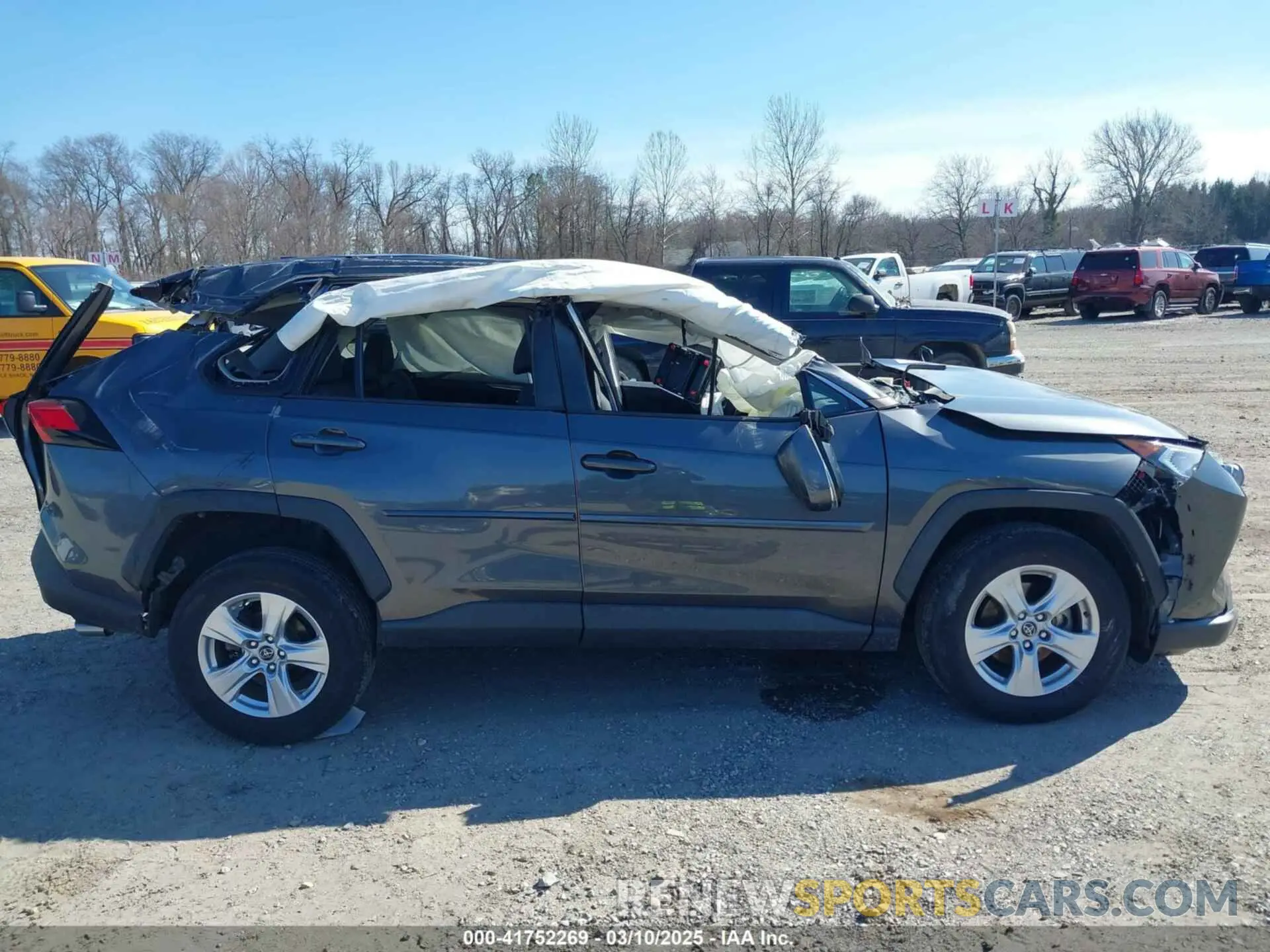 13 Photograph of a damaged car 2T3P1RFV4LC077779 TOYOTA RAV4 2020