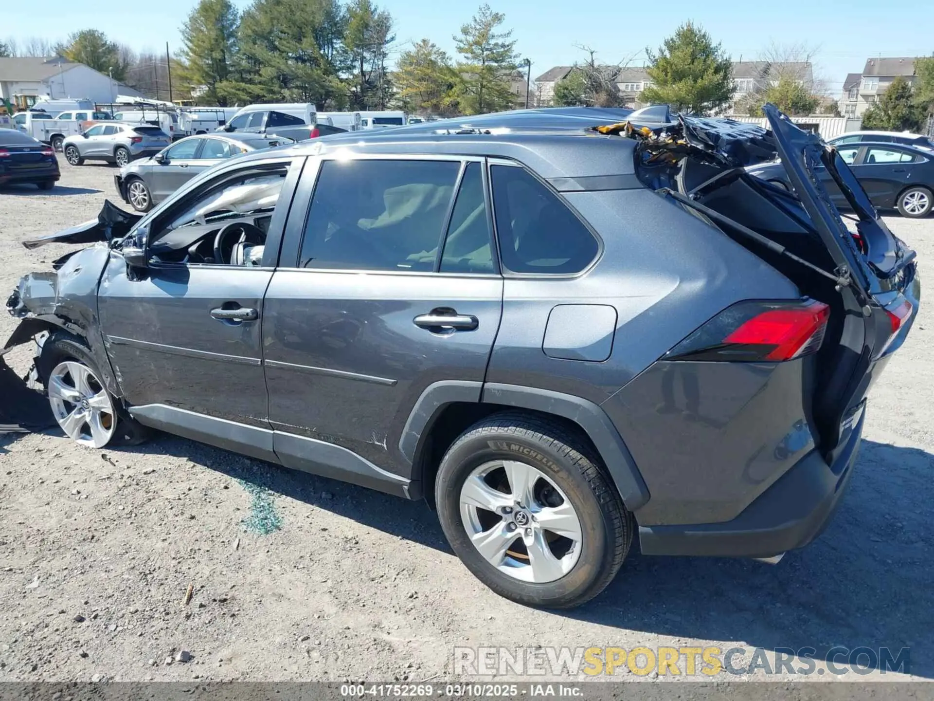 3 Photograph of a damaged car 2T3P1RFV4LC077779 TOYOTA RAV4 2020