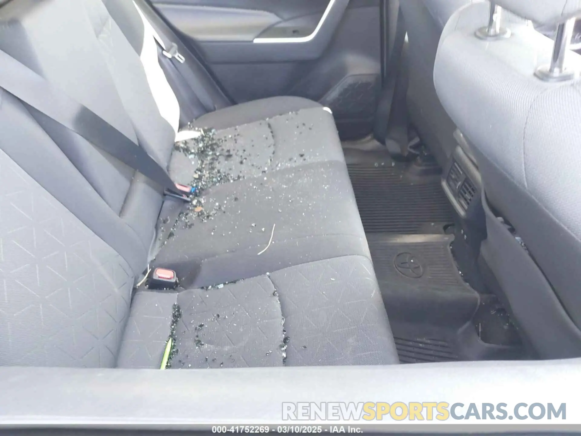 8 Photograph of a damaged car 2T3P1RFV4LC077779 TOYOTA RAV4 2020