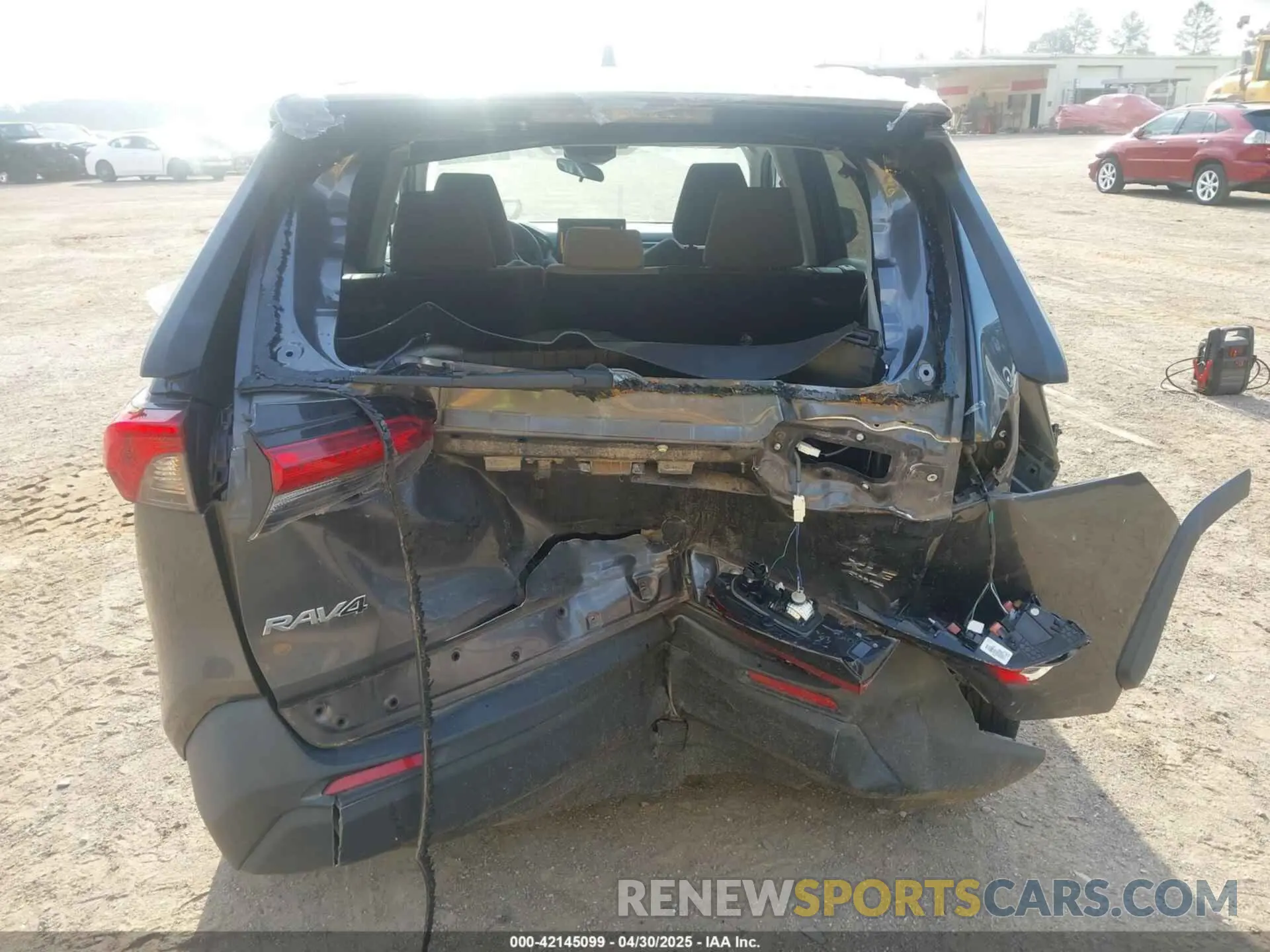 6 Фотография поврежденного автомобиля 2T3P1RFV4LC090760 TOYOTA RAV4 2020