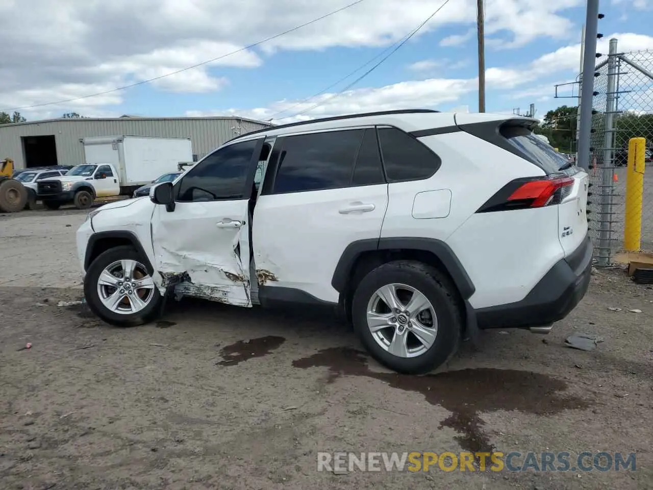 2 Photograph of a damaged car 2T3P1RFV4LW130169 TOYOTA RAV4 2020