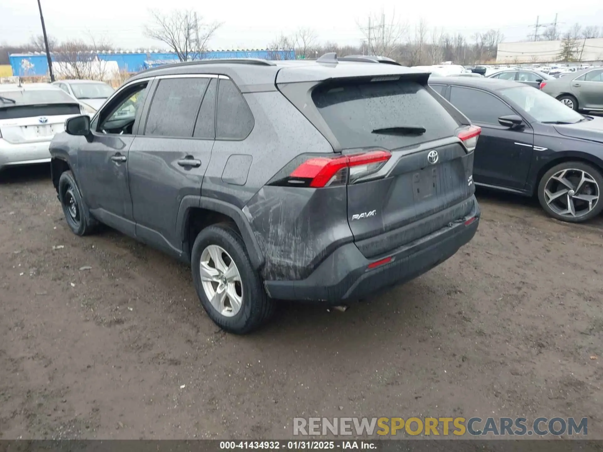 3 Photograph of a damaged car 2T3P1RFV4LW131273 TOYOTA RAV4 2020