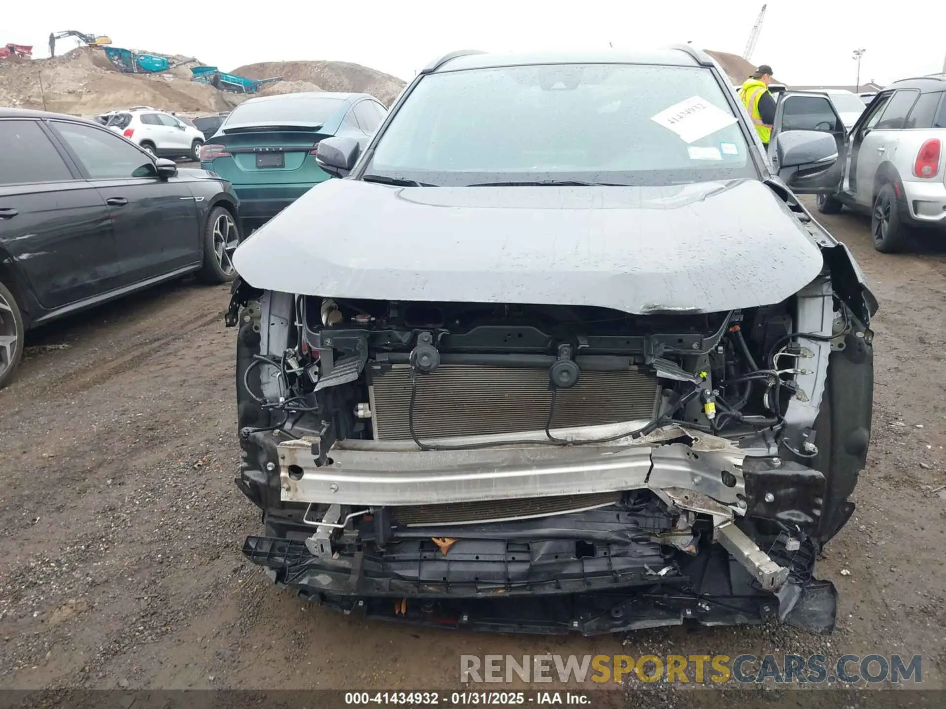 6 Photograph of a damaged car 2T3P1RFV4LW131273 TOYOTA RAV4 2020