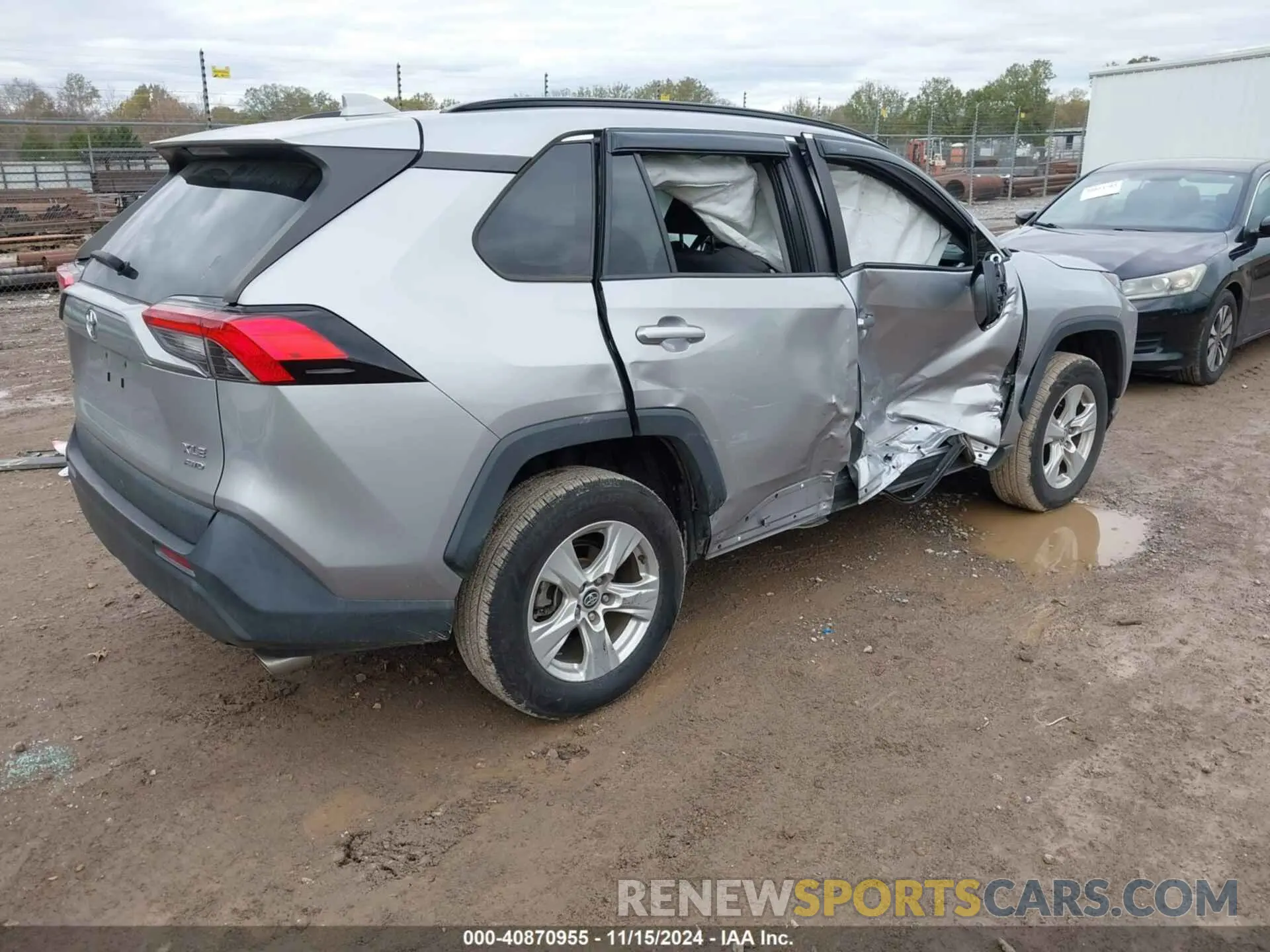 4 Photograph of a damaged car 2T3P1RFV5LC072283 TOYOTA RAV4 2020