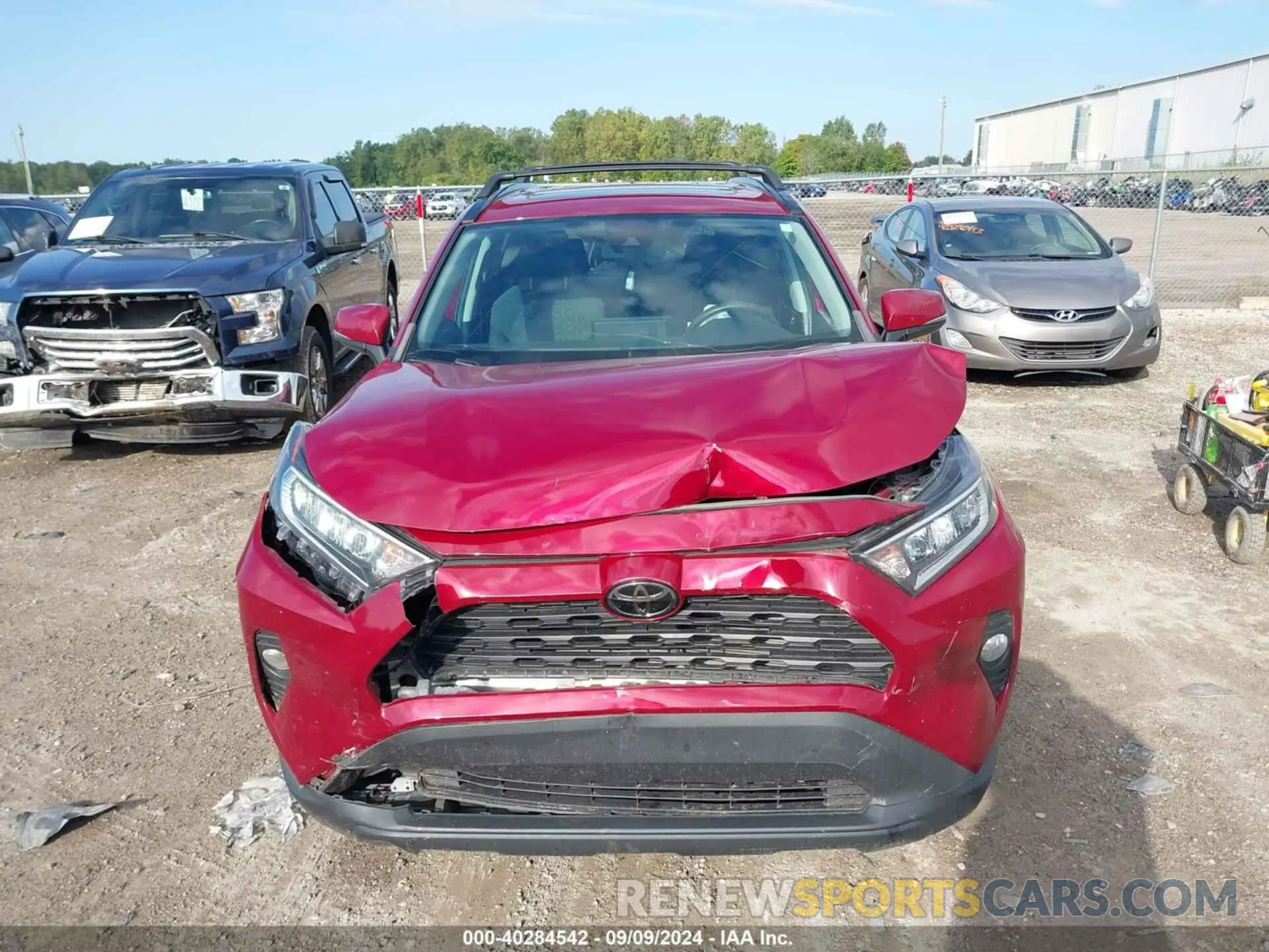 13 Photograph of a damaged car 2T3P1RFV5LC087480 TOYOTA RAV4 2020