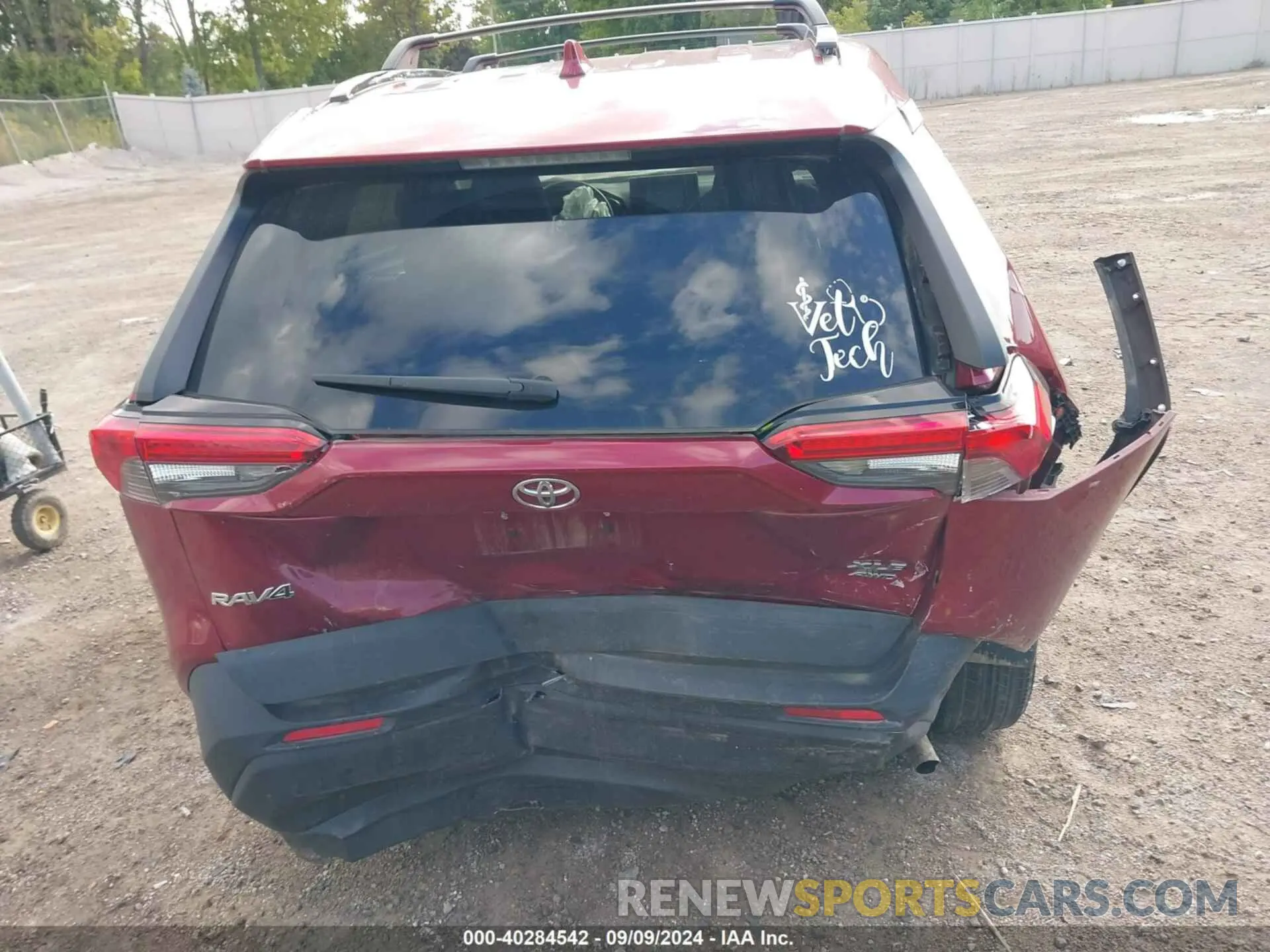 17 Photograph of a damaged car 2T3P1RFV5LC087480 TOYOTA RAV4 2020