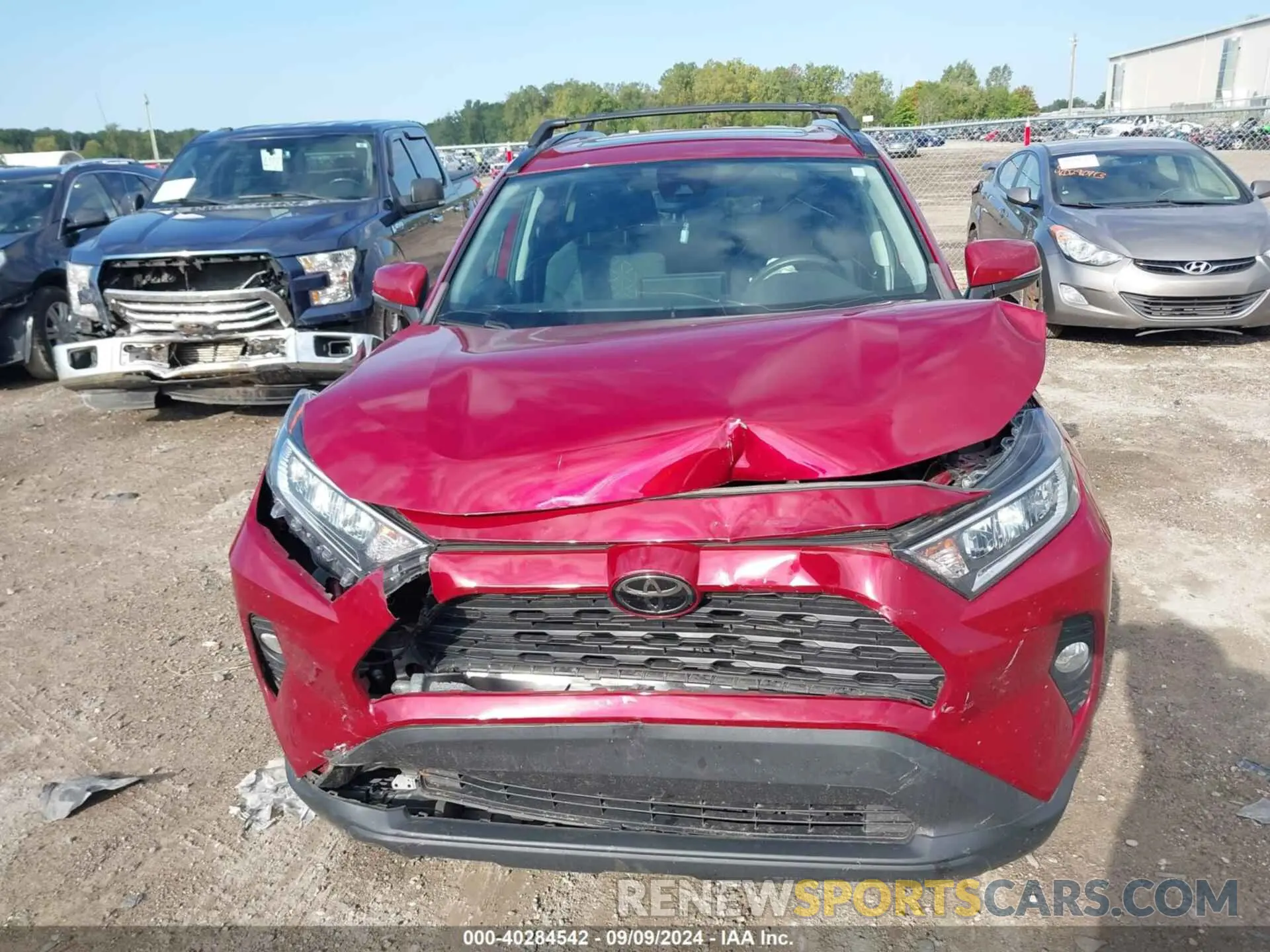 6 Photograph of a damaged car 2T3P1RFV5LC087480 TOYOTA RAV4 2020
