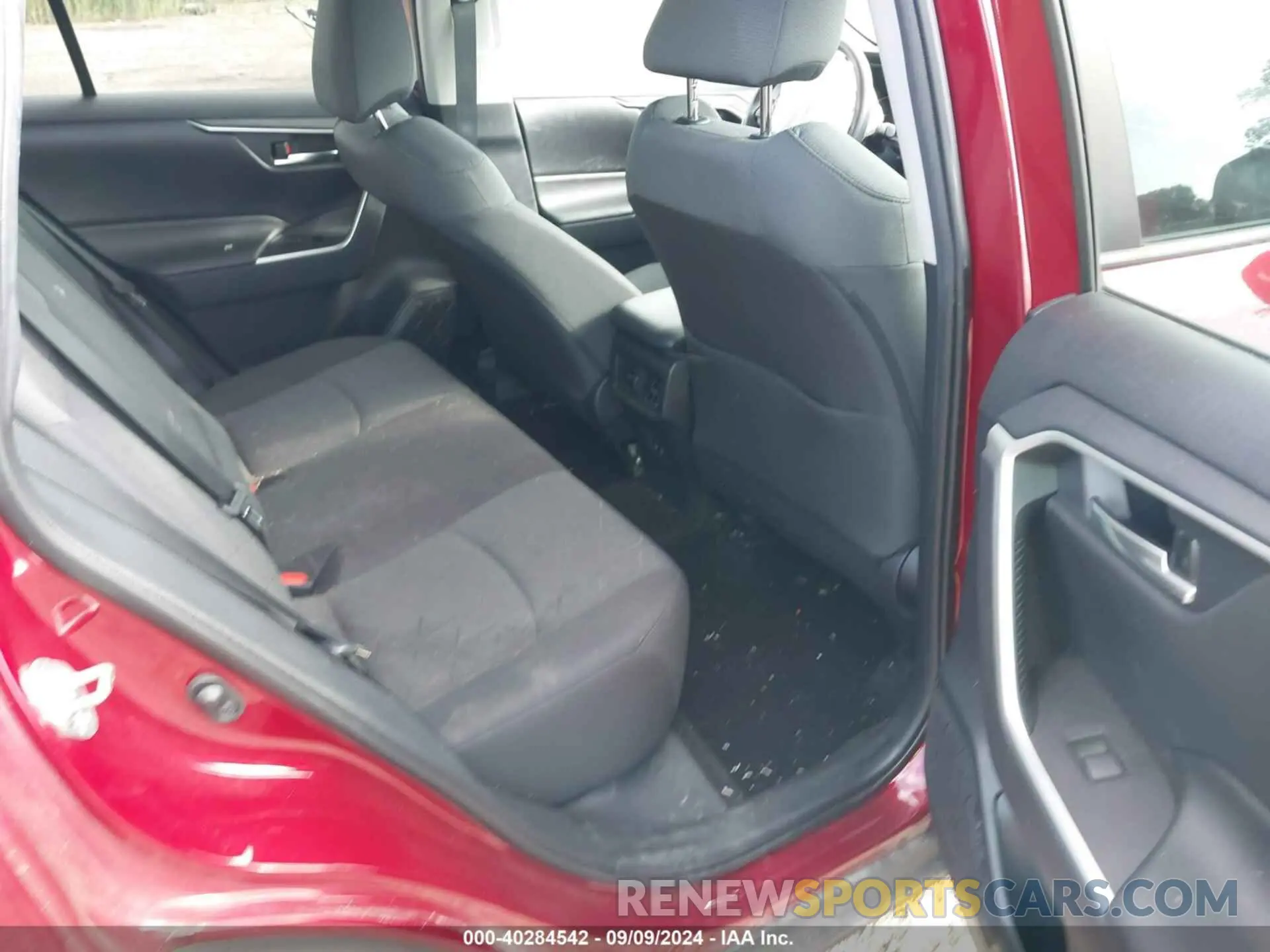 8 Photograph of a damaged car 2T3P1RFV5LC087480 TOYOTA RAV4 2020
