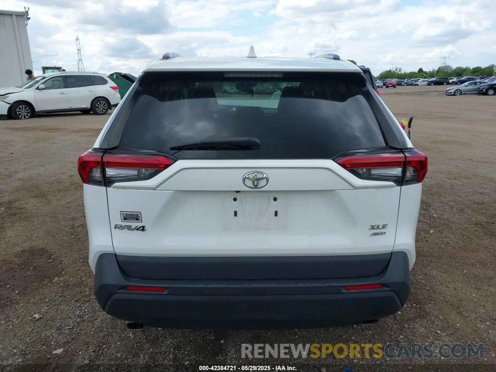 16 Photograph of a damaged car 2T3P1RFV5LC111146 TOYOTA RAV4 2020