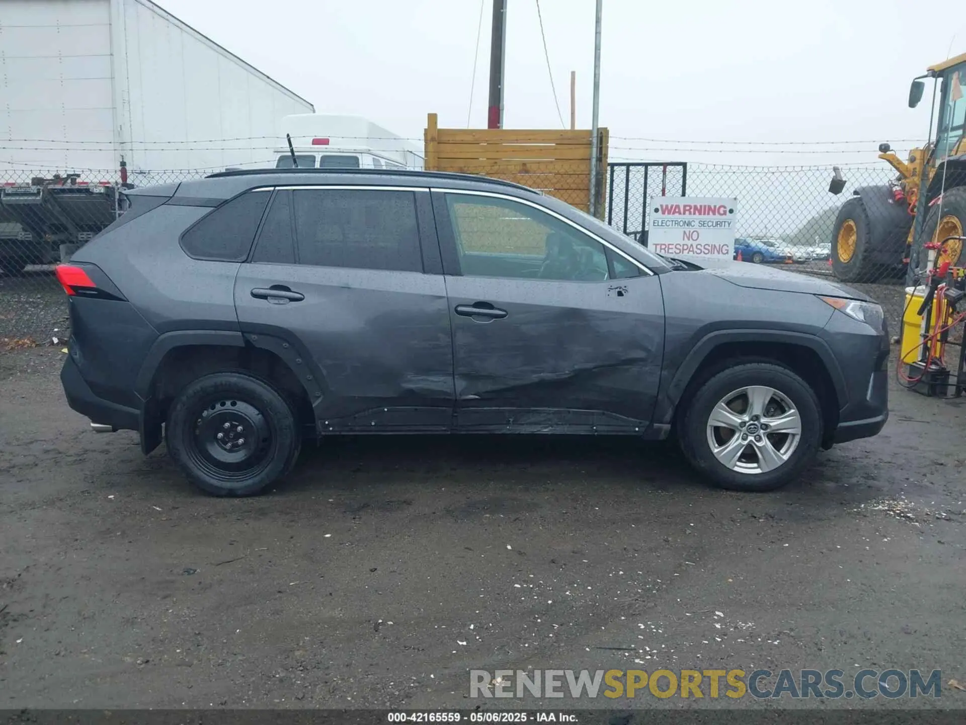 13 Photograph of a damaged car 2T3P1RFV5LC111826 TOYOTA RAV4 2020