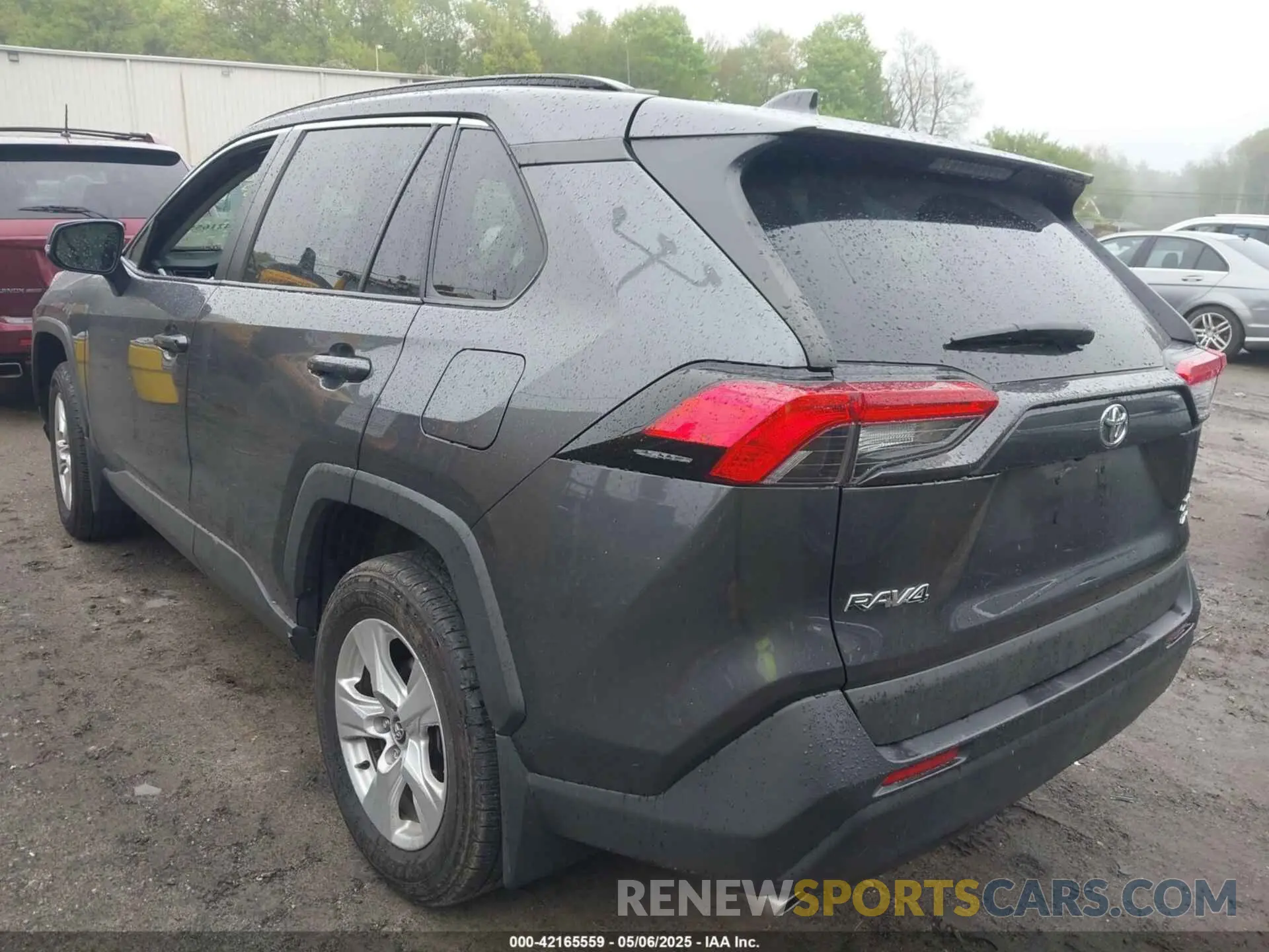 3 Photograph of a damaged car 2T3P1RFV5LC111826 TOYOTA RAV4 2020