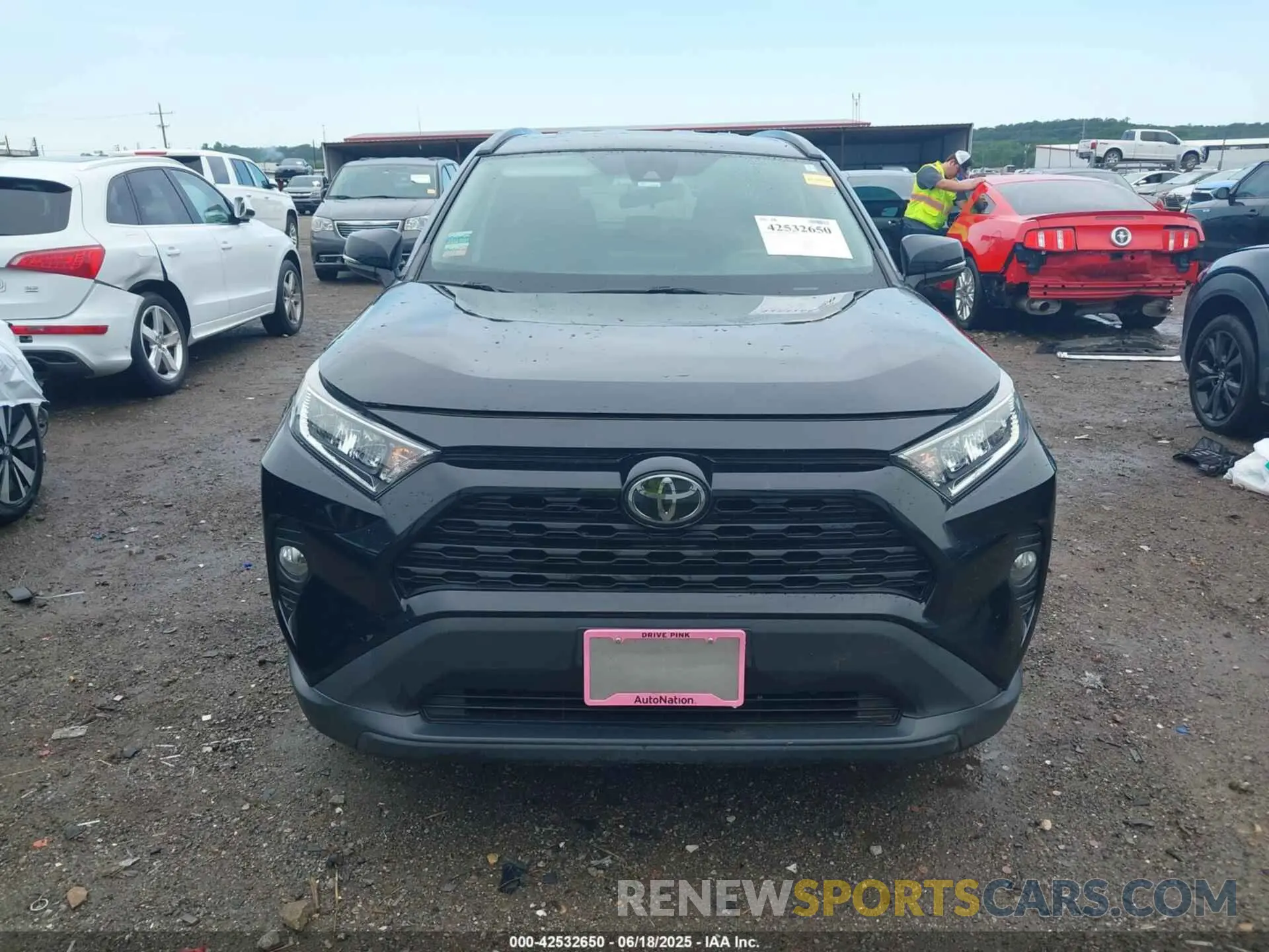 12 Photograph of a damaged car 2T3P1RFV5LC128593 TOYOTA RAV4 2020