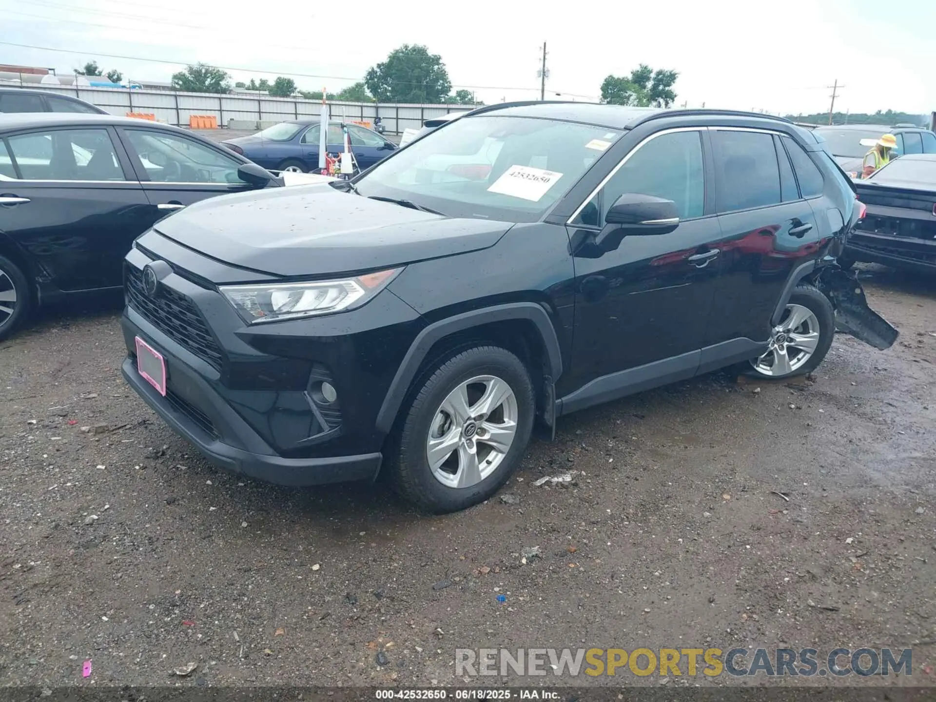 2 Photograph of a damaged car 2T3P1RFV5LC128593 TOYOTA RAV4 2020