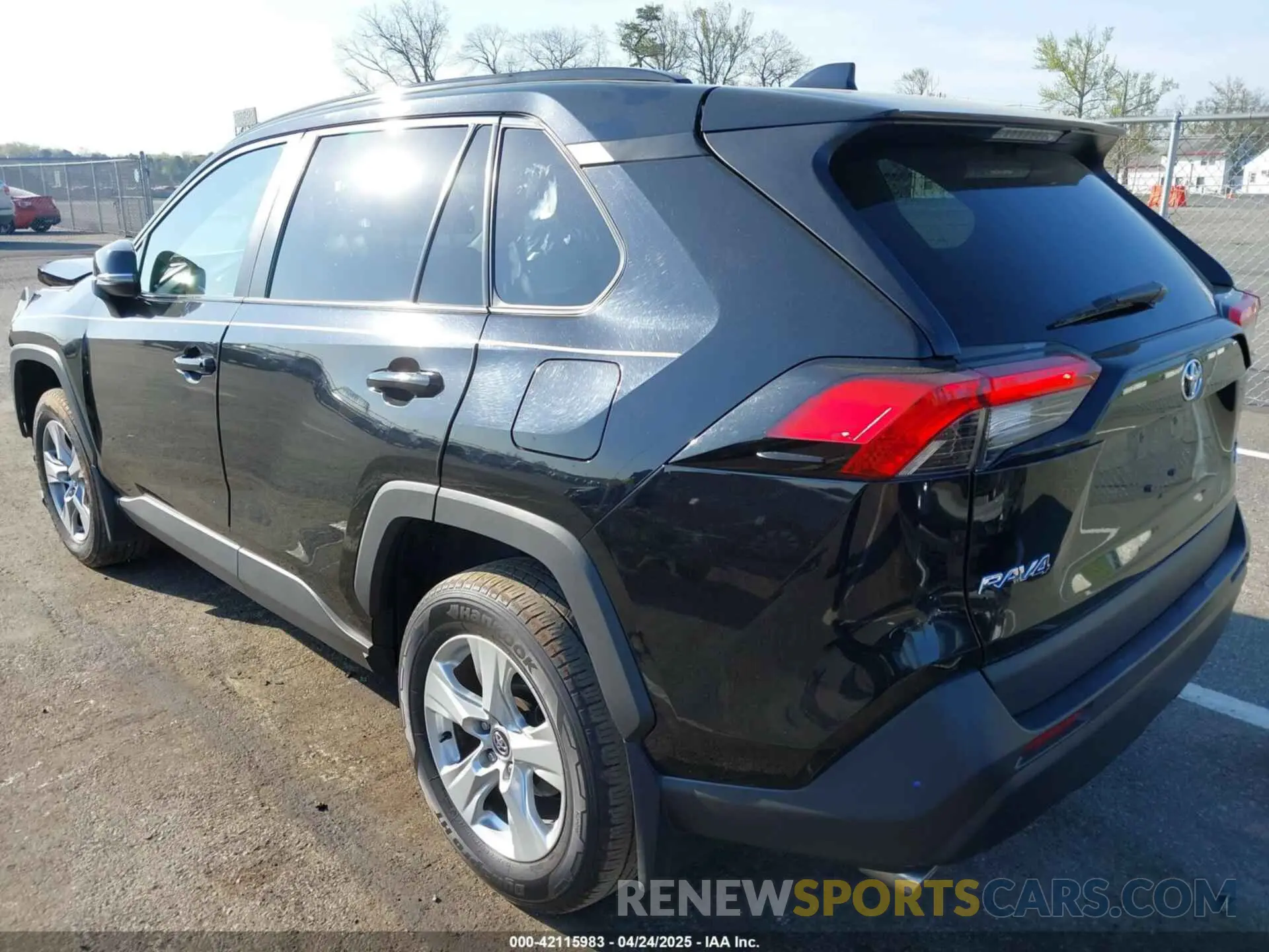 3 Photograph of a damaged car 2T3P1RFV5LW117270 TOYOTA RAV4 2020