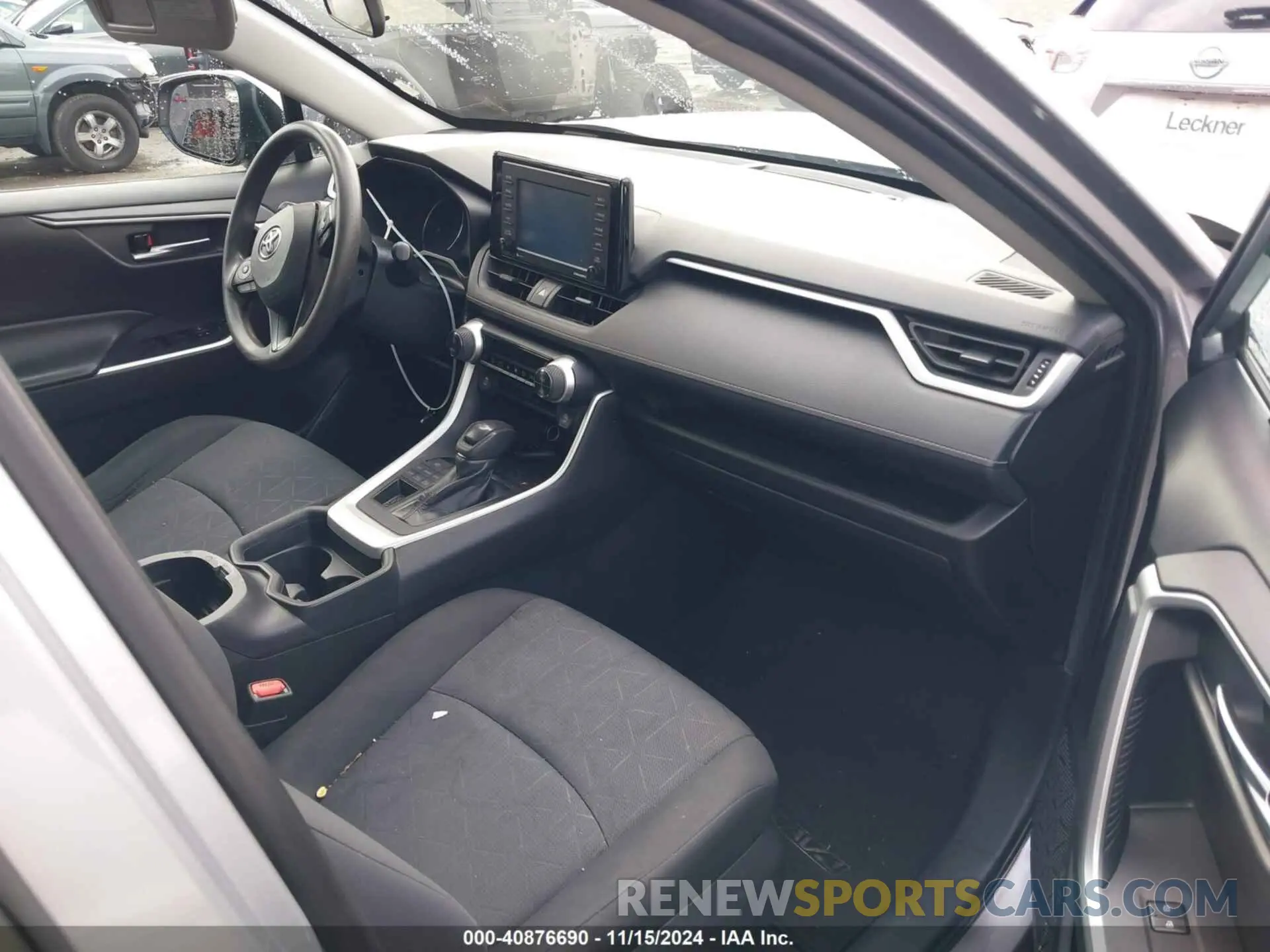 5 Фотография поврежденного автомобиля 2T3P1RFV6LC102200 TOYOTA RAV4 2020