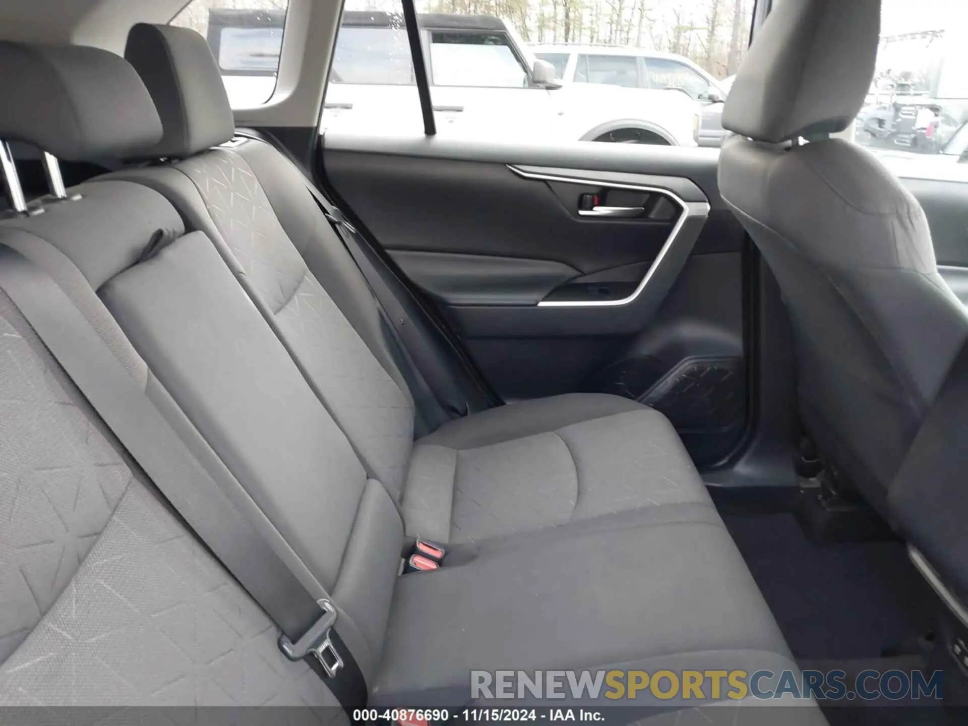8 Фотография поврежденного автомобиля 2T3P1RFV6LC102200 TOYOTA RAV4 2020