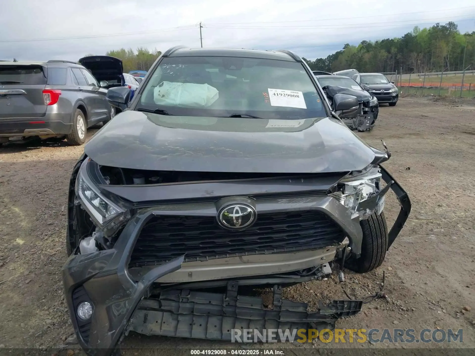 13 Photograph of a damaged car 2T3P1RFV6LC124231 TOYOTA RAV4 2020