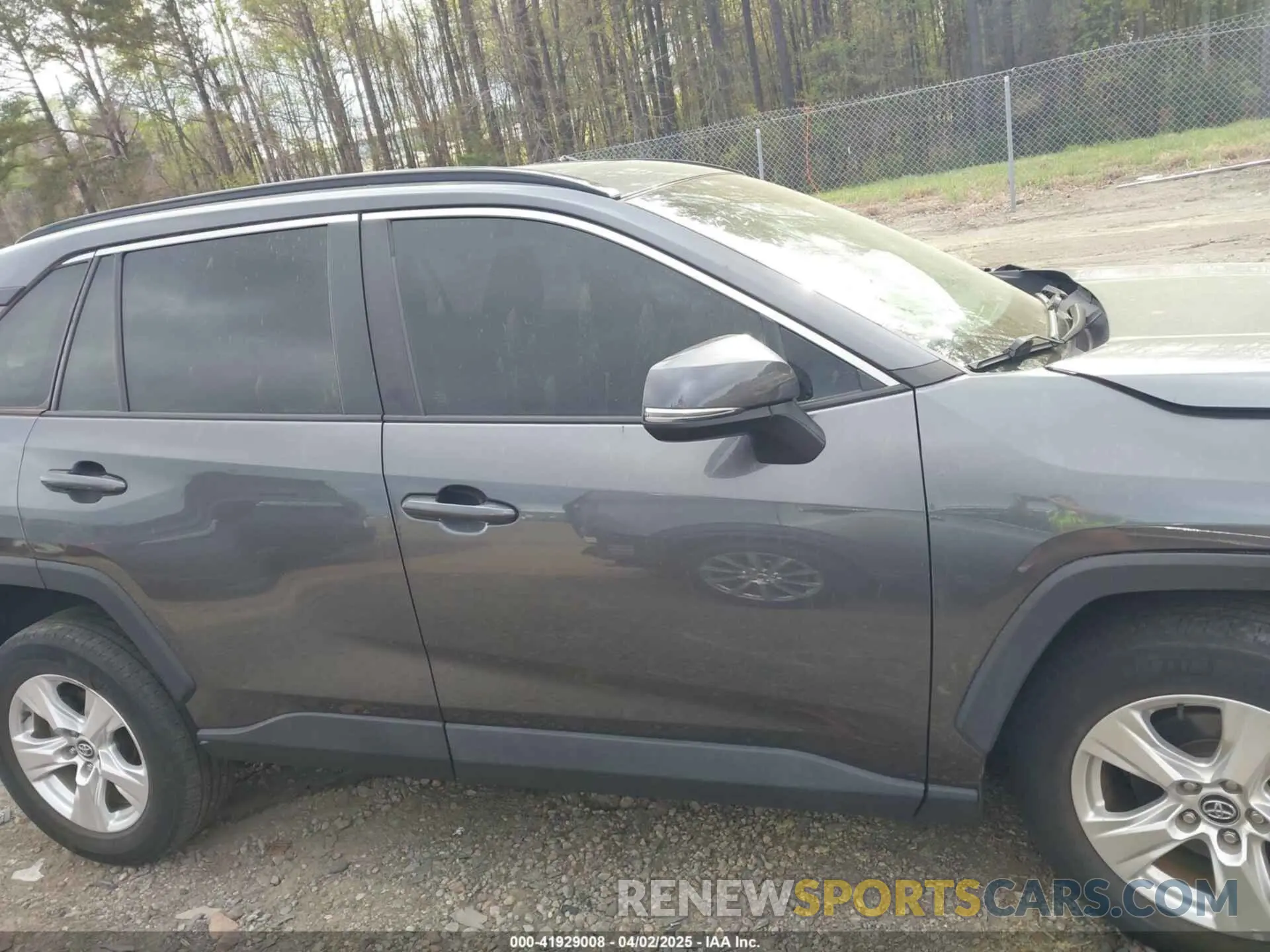 14 Photograph of a damaged car 2T3P1RFV6LC124231 TOYOTA RAV4 2020