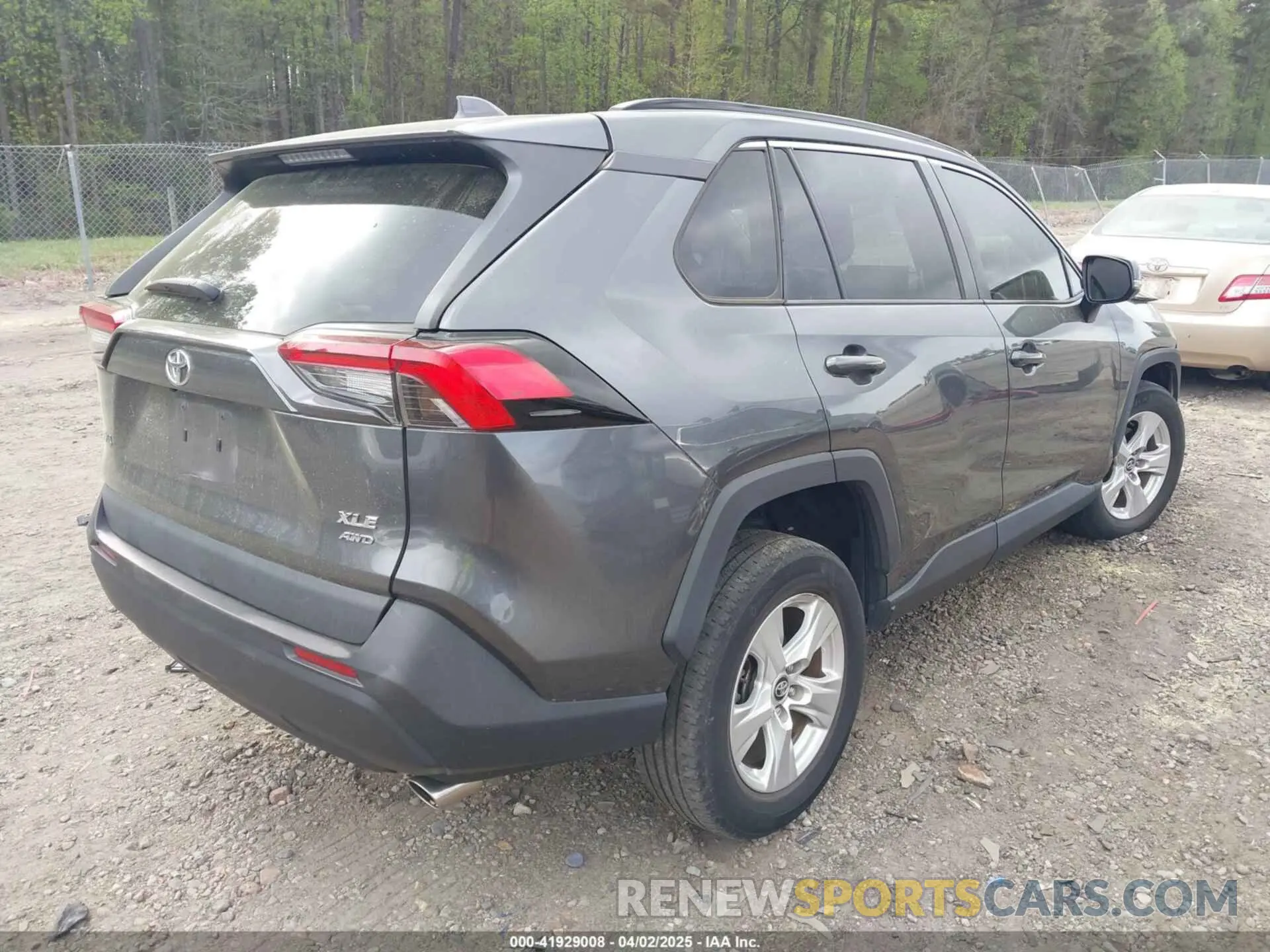 4 Photograph of a damaged car 2T3P1RFV6LC124231 TOYOTA RAV4 2020