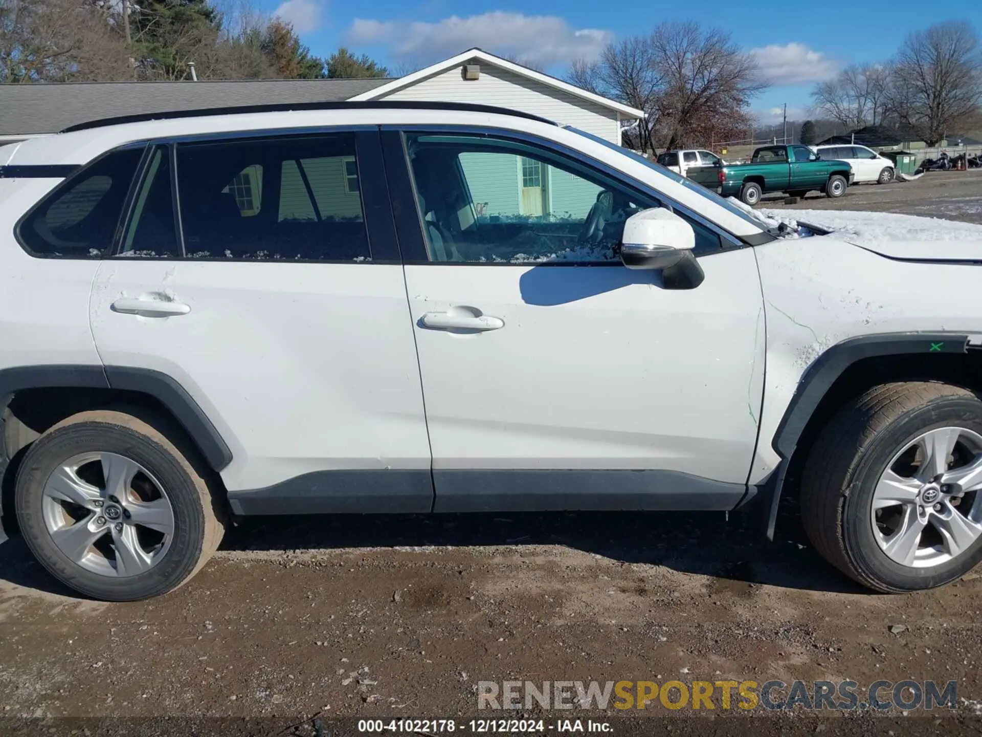 14 Фотография поврежденного автомобиля 2T3P1RFV6LW110814 TOYOTA RAV4 2020