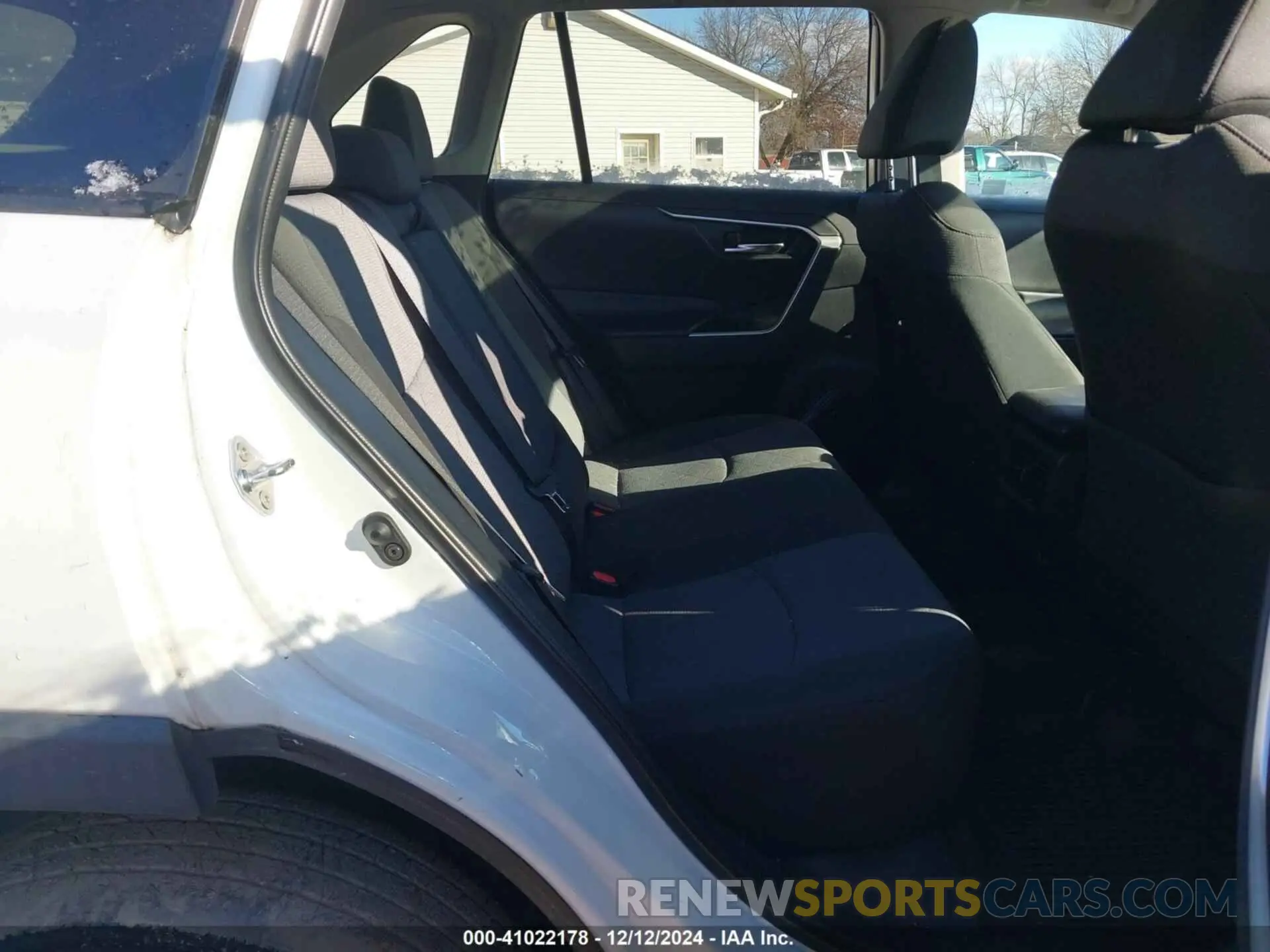 8 Фотография поврежденного автомобиля 2T3P1RFV6LW110814 TOYOTA RAV4 2020