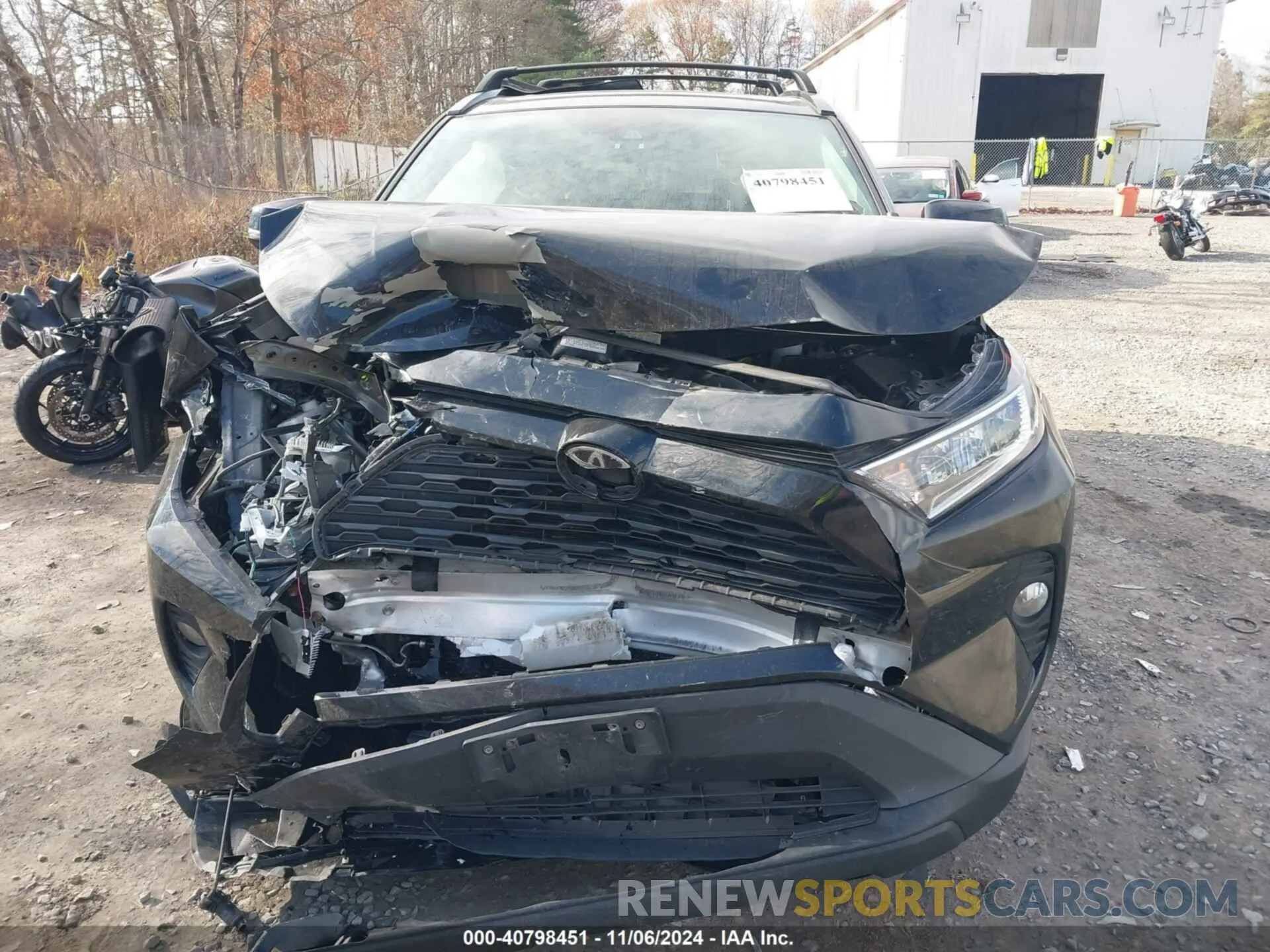 11 Photograph of a damaged car 2T3P1RFV6LW132750 TOYOTA RAV4 2020