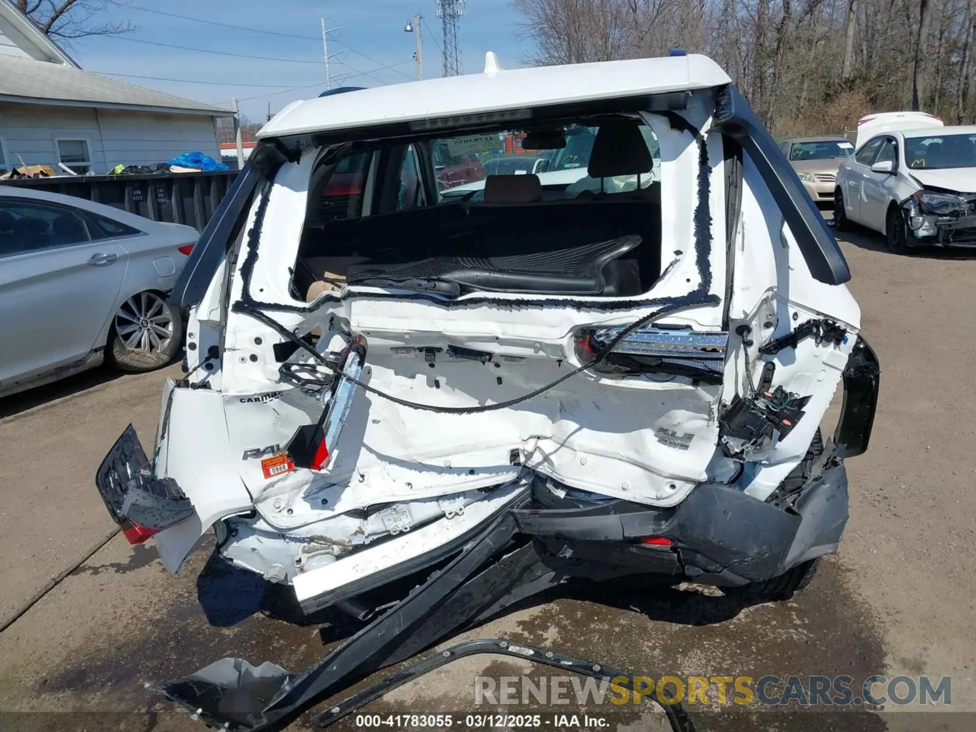 6 Photograph of a damaged car 2T3P1RFV7LC137103 TOYOTA RAV4 2020