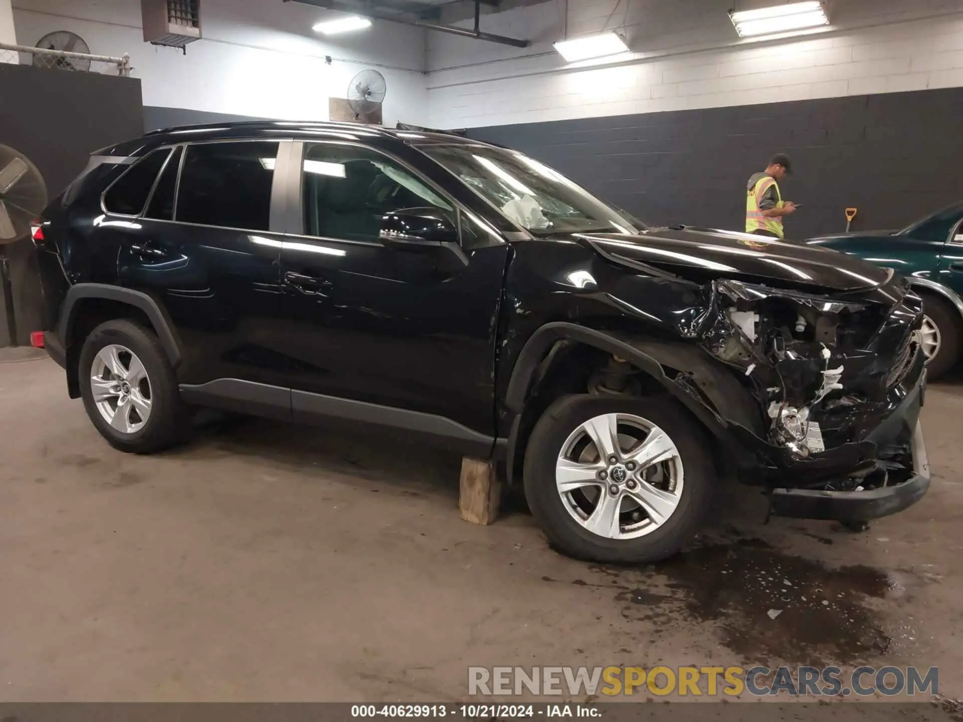1 Фотография поврежденного автомобиля 2T3P1RFV7LW101300 TOYOTA RAV4 2020
