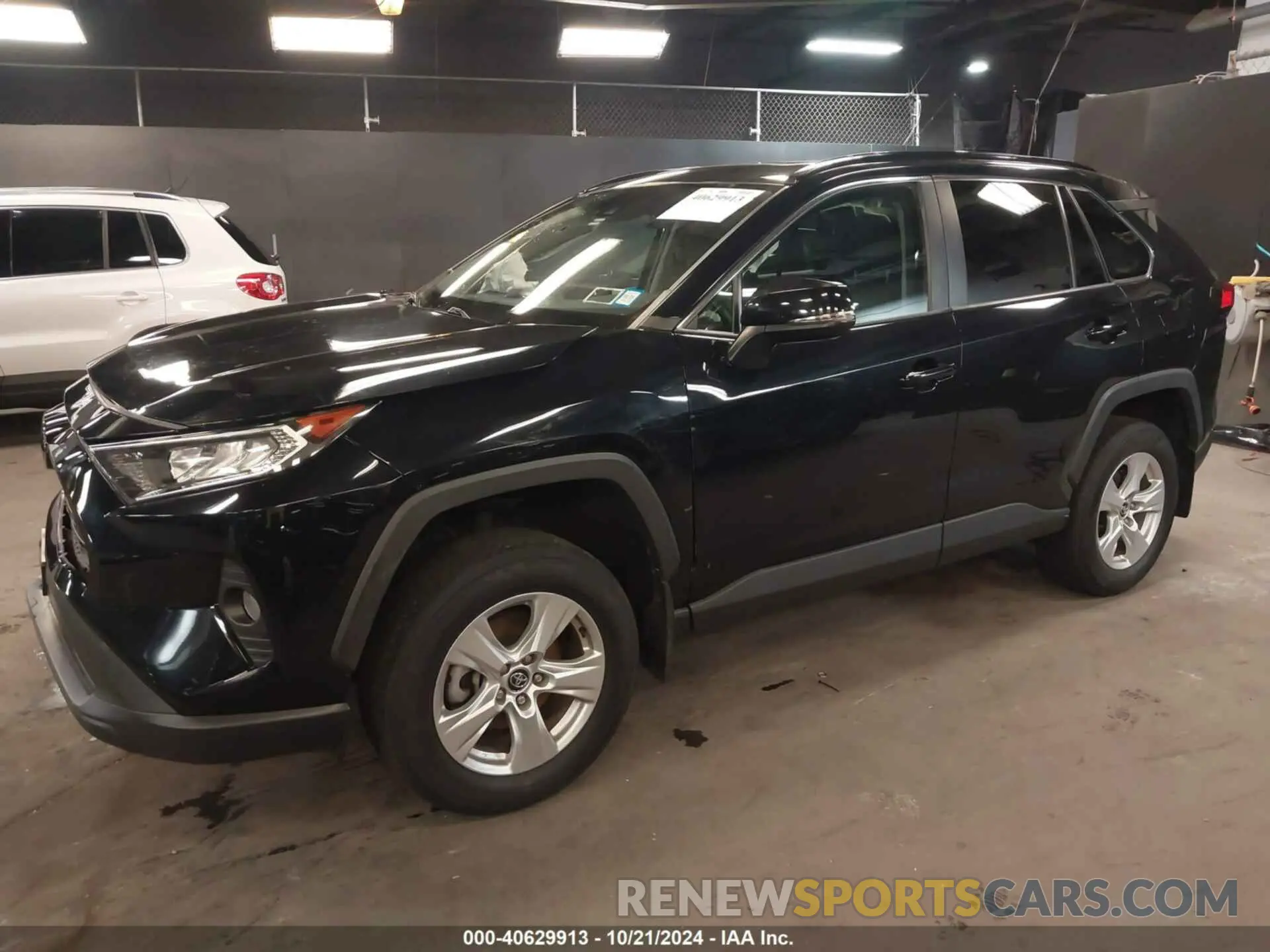 2 Фотография поврежденного автомобиля 2T3P1RFV7LW101300 TOYOTA RAV4 2020