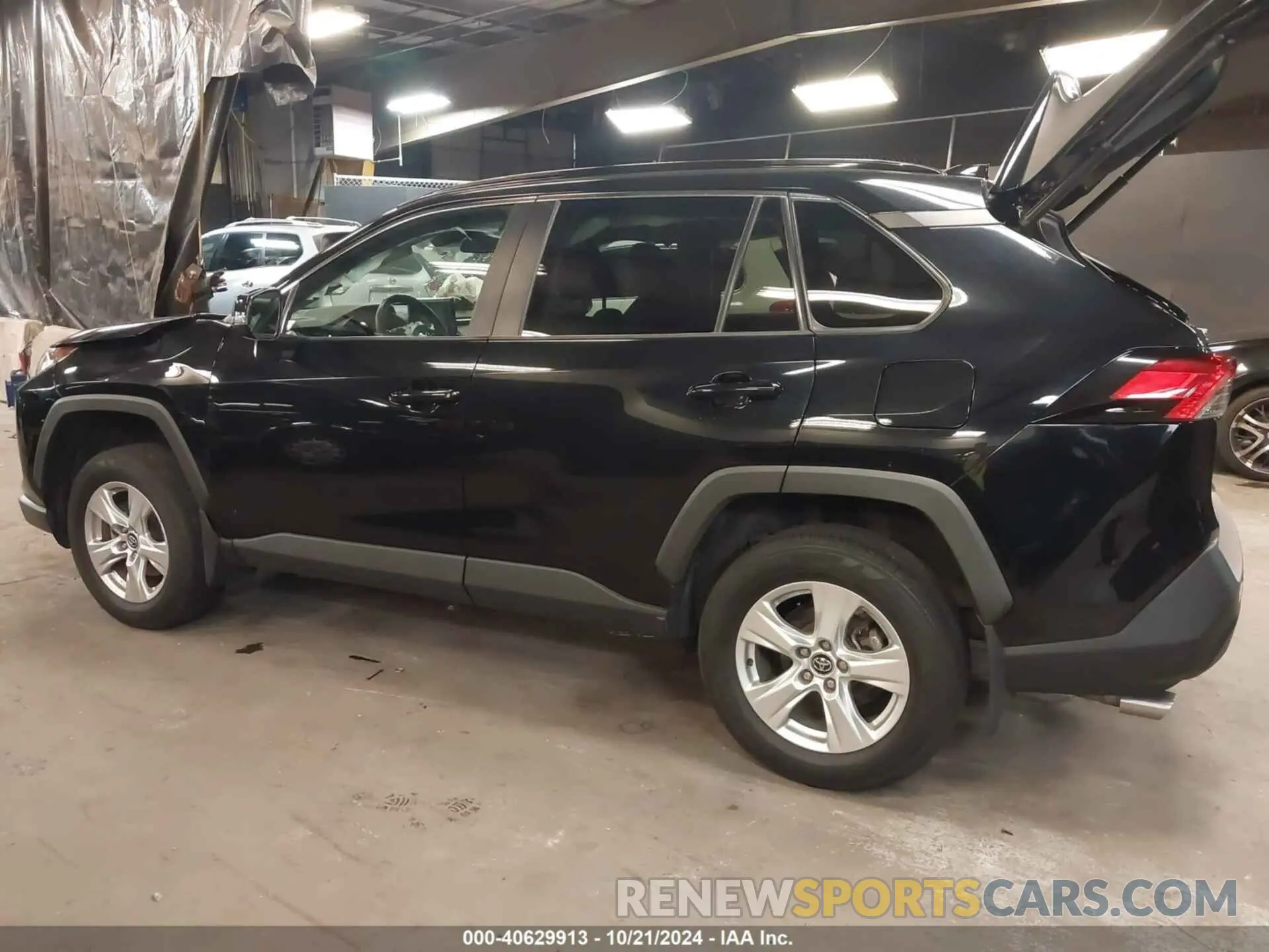 3 Фотография поврежденного автомобиля 2T3P1RFV7LW101300 TOYOTA RAV4 2020