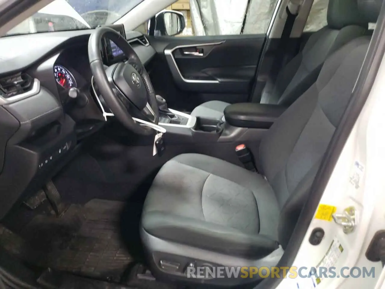 7 Фотография поврежденного автомобиля 2T3P1RFV7LW132840 TOYOTA RAV4 2020