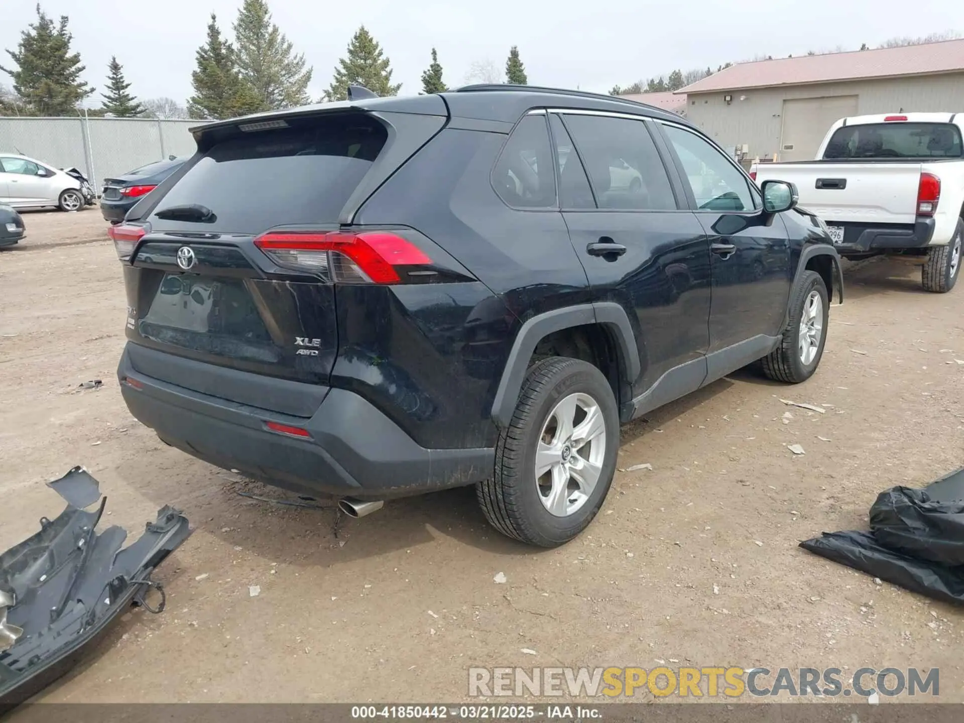 4 Photograph of a damaged car 2T3P1RFV8LC061598 TOYOTA RAV4 2020