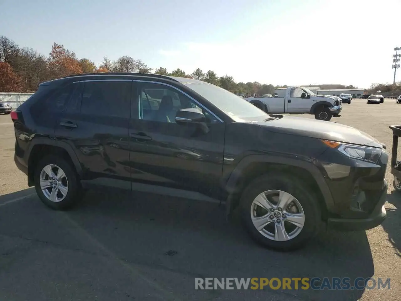 4 Photograph of a damaged car 2T3P1RFV8LC075971 TOYOTA RAV4 2020
